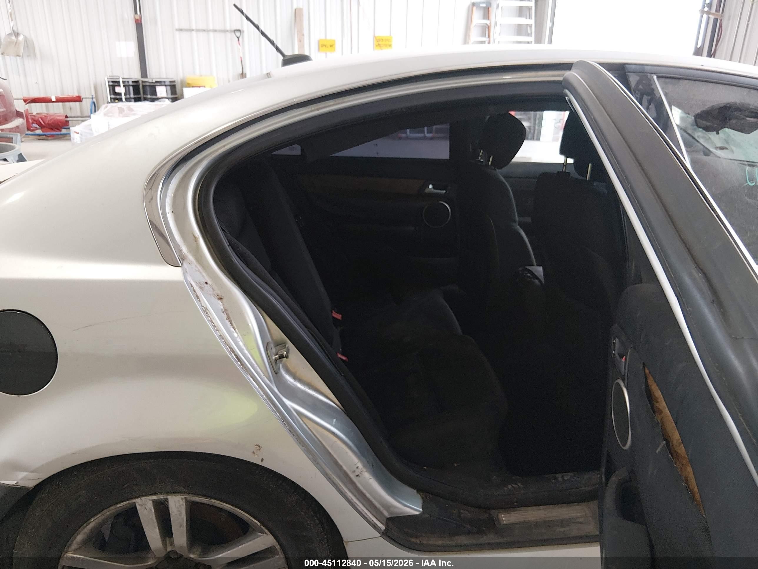 2009 Pontiac G8   Silver vin: 6G2ER57719L187702