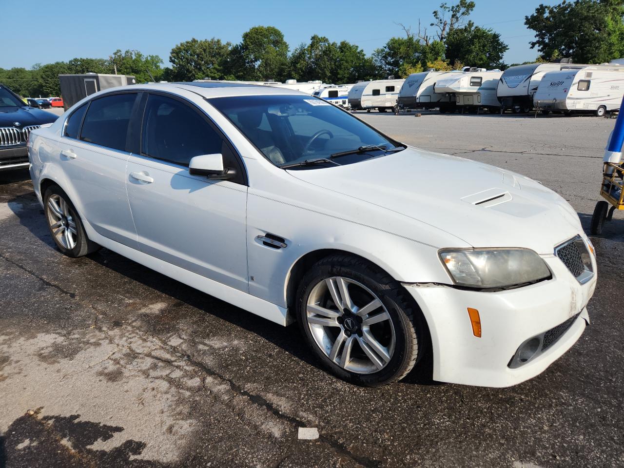 2009 Pontiac G8 White vin: 6G2ER57719L224568