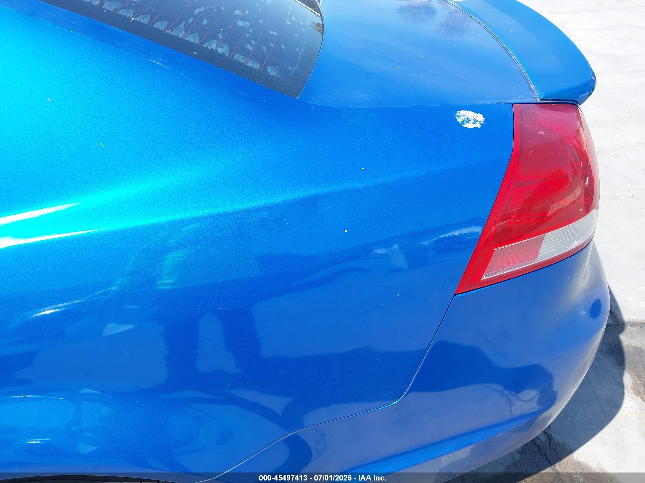 2009 Pontiac G8   Blue vin: 6G2ER57729L181987