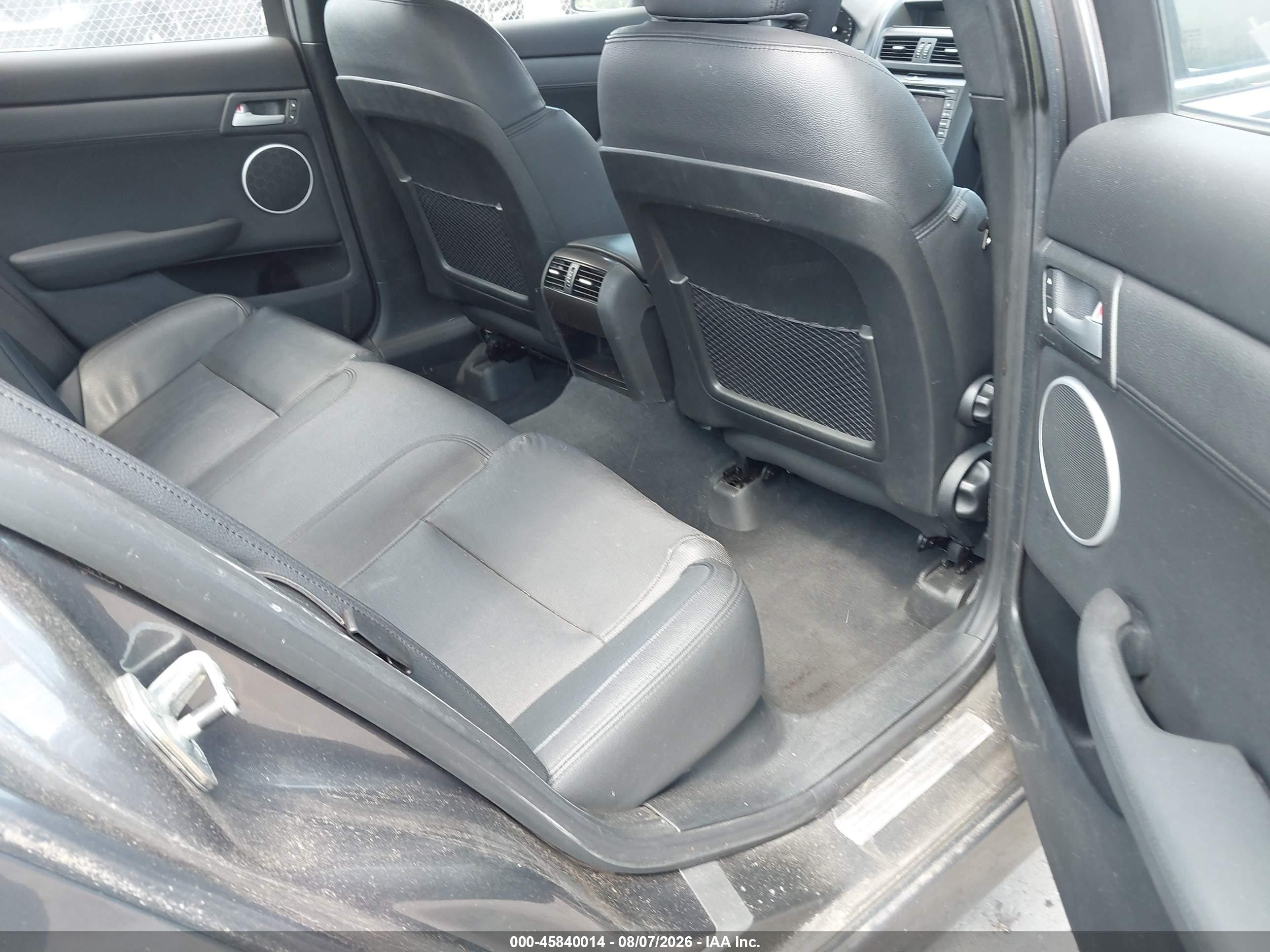 2009 Pontiac G8   Gray vin: 6G2ER57739L156077