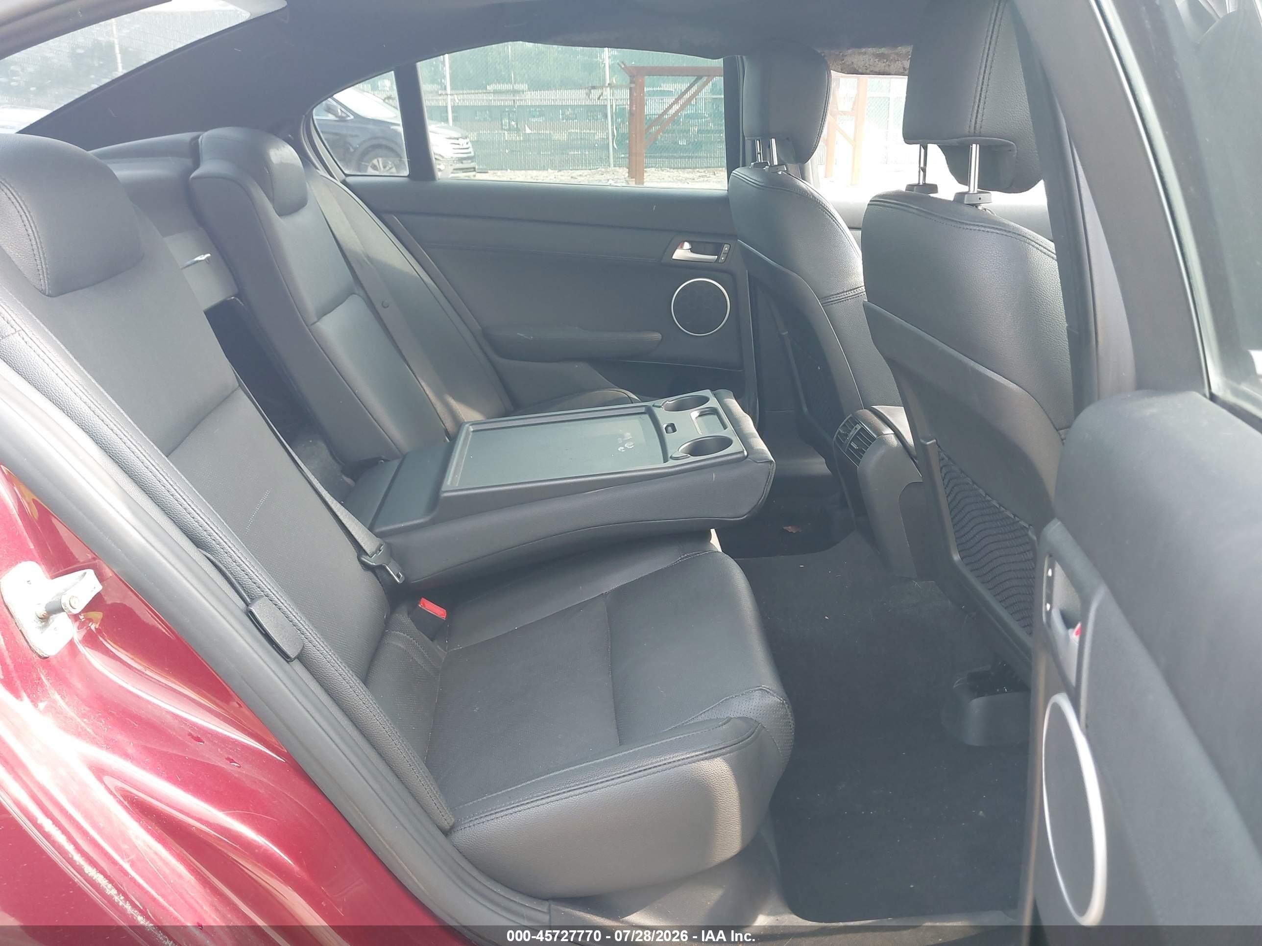 2009 Pontiac G8   Red vin: 6G2ER57739L186244