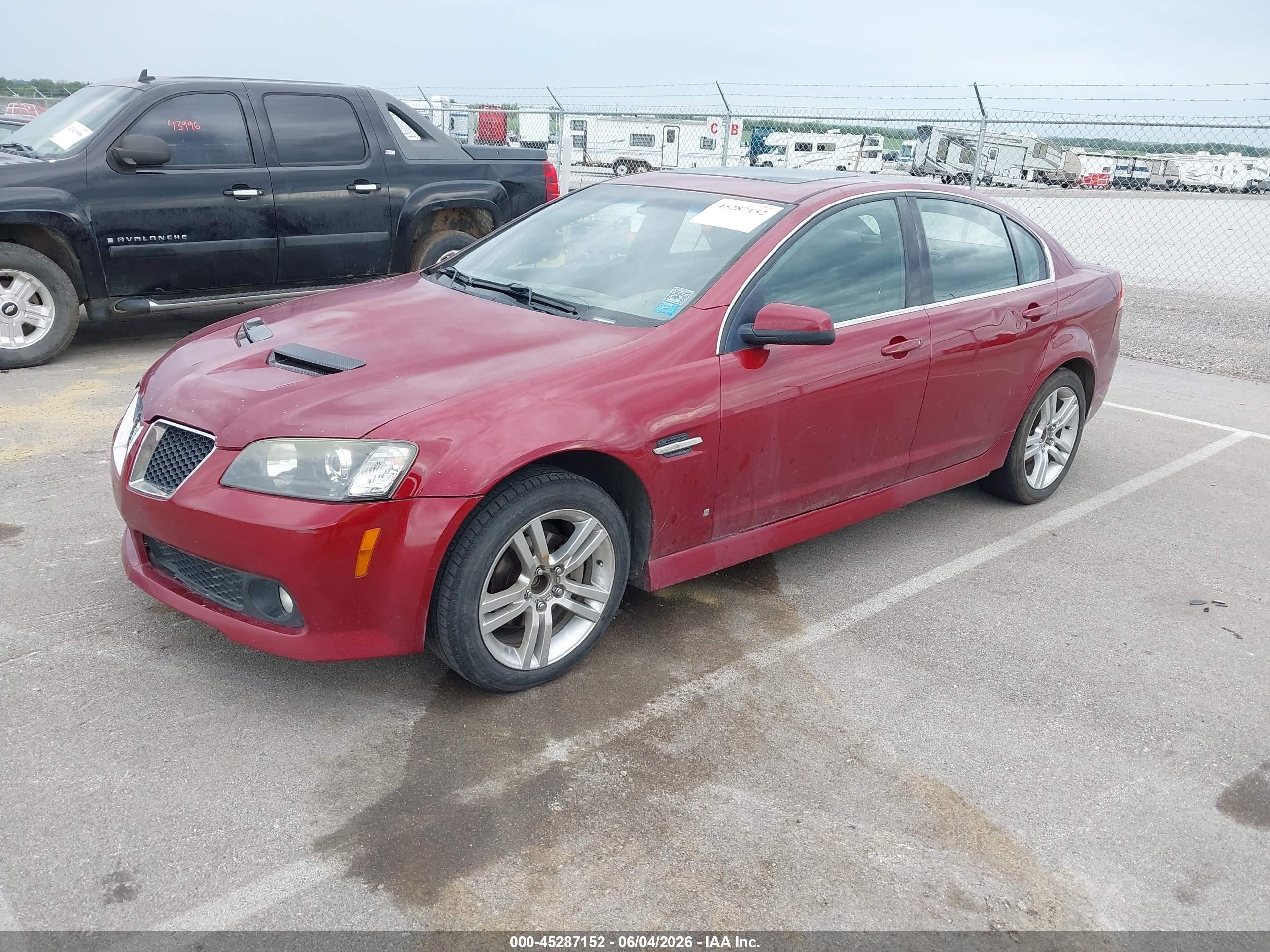 2009 Pontiac G8   Red vin: 6G2ER57749L233152