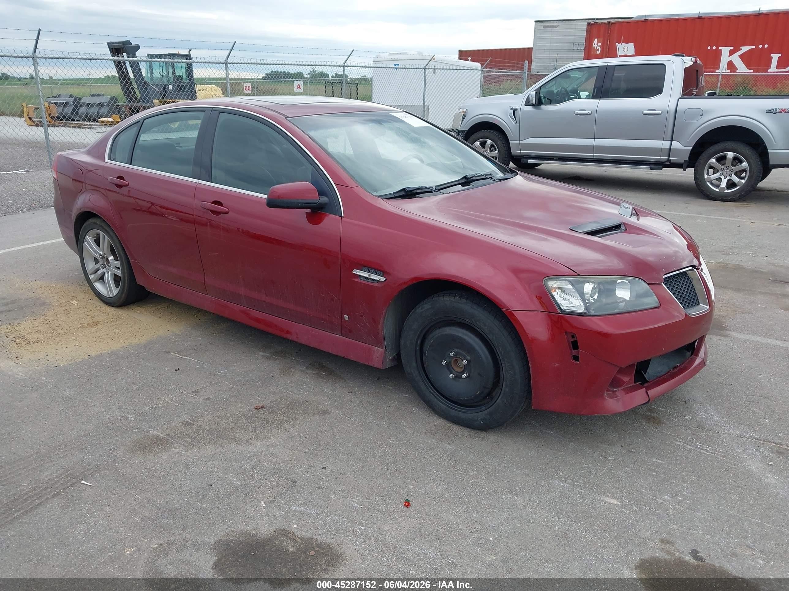 2009 Pontiac G8   Red vin: 6G2ER57749L233152