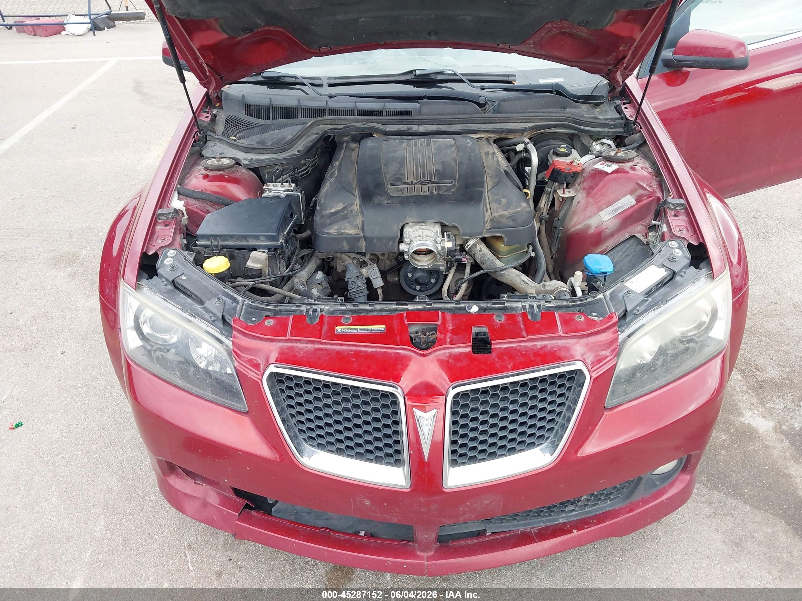 2009 Pontiac G8   Red vin: 6G2ER57749L233152
