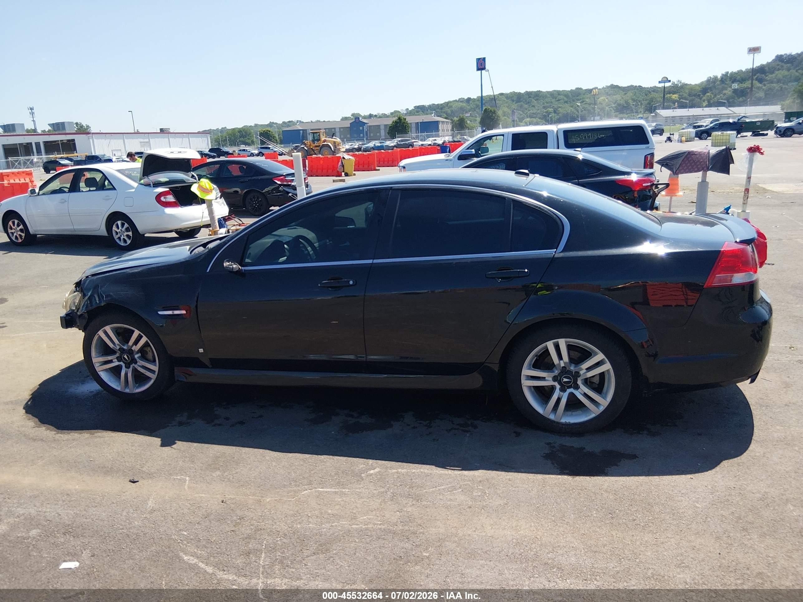 2009 Pontiac G8   Черный vin: 6G2ER57759L160194