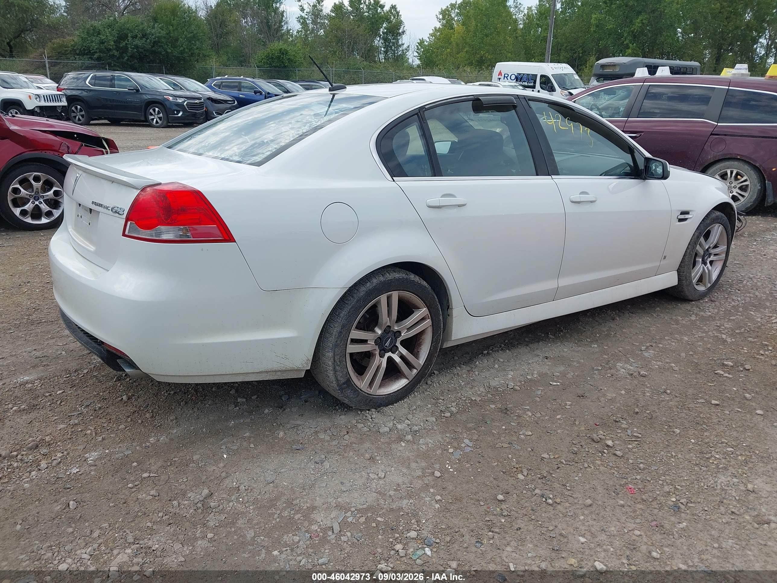 2009 Pontiac G8 White vin: 6G2ER57759L224427