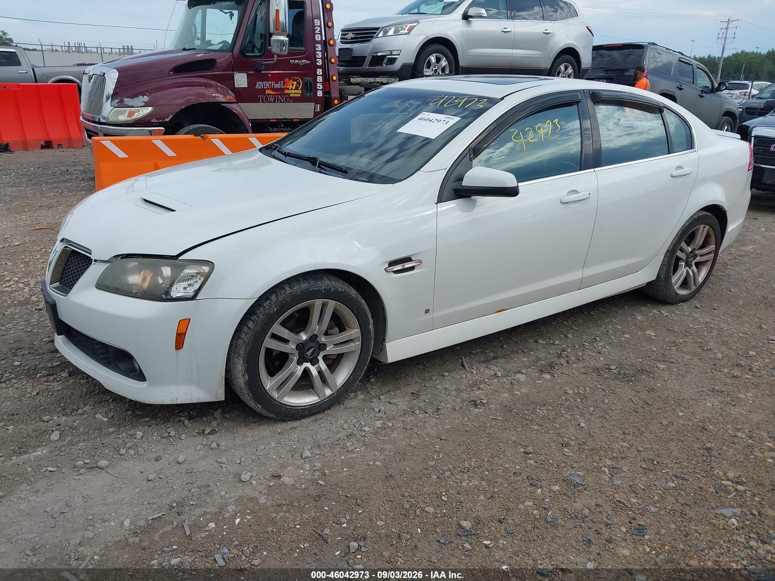 2009 Pontiac G8 White vin: 6G2ER57759L224427