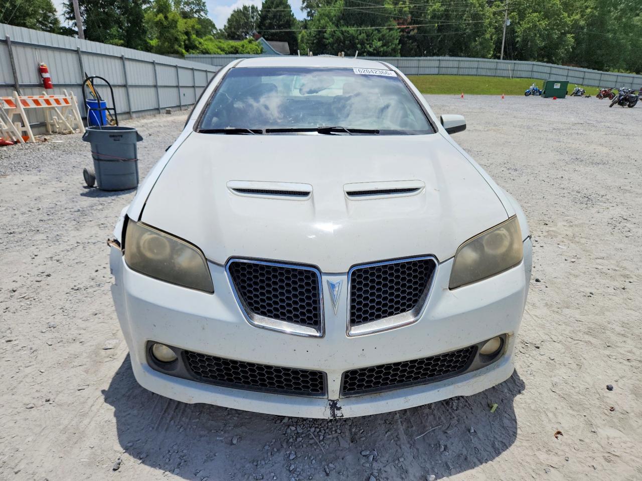 2008 Pontiac G8 White vin: 6G2ER57768L133116
