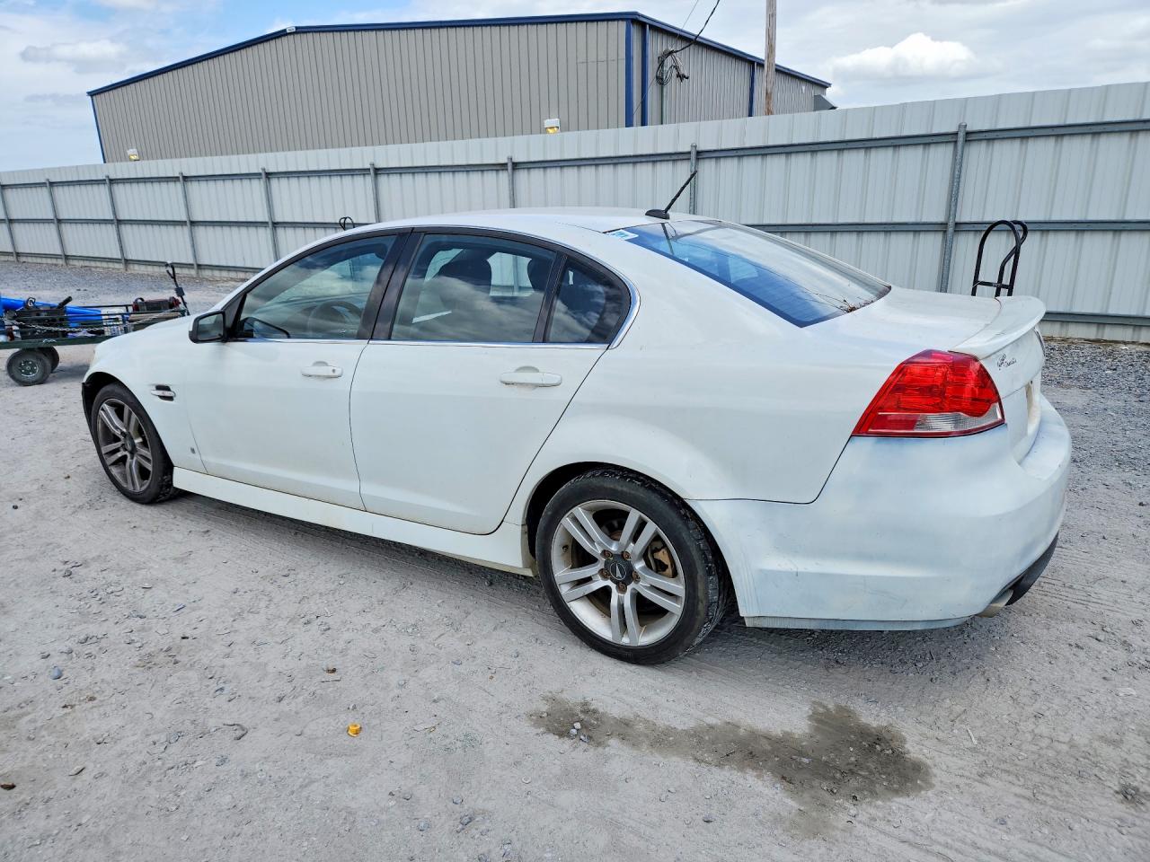 2008 Pontiac G8 White vin: 6G2ER57768L133116