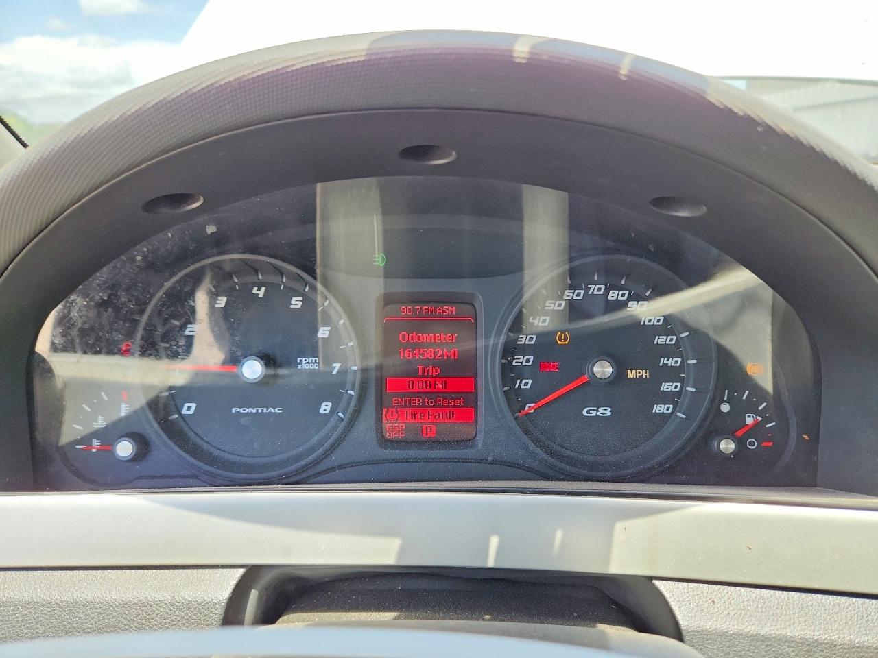 2008 Pontiac G8 White vin: 6G2ER57768L133116