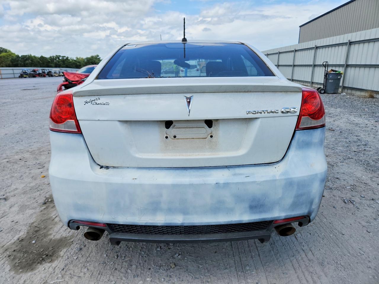 2008 Pontiac G8 White vin: 6G2ER57768L133116