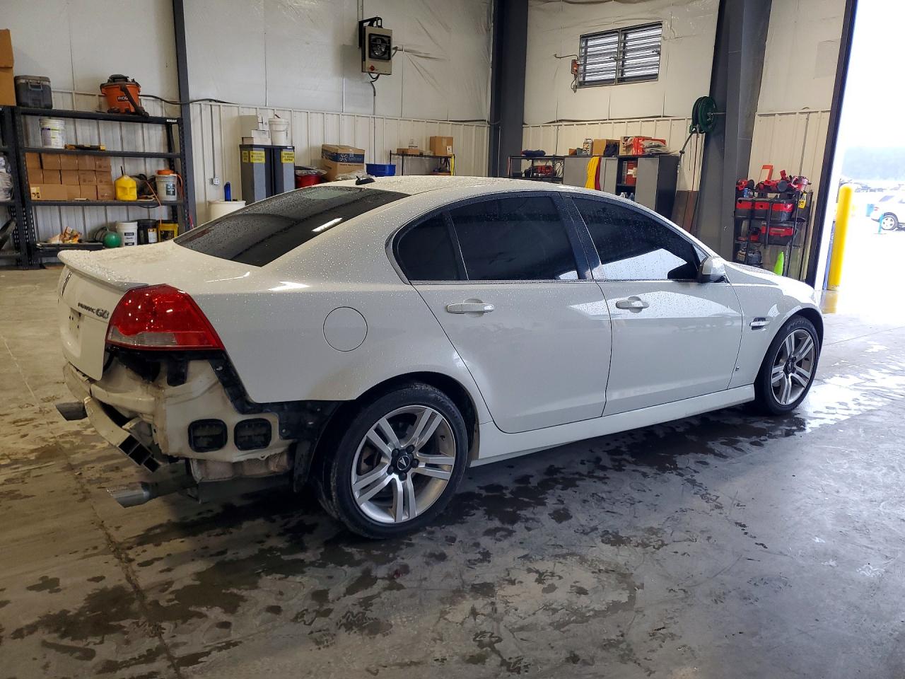 2008 Pontiac G8 White vin: 6G2ER57788L137653