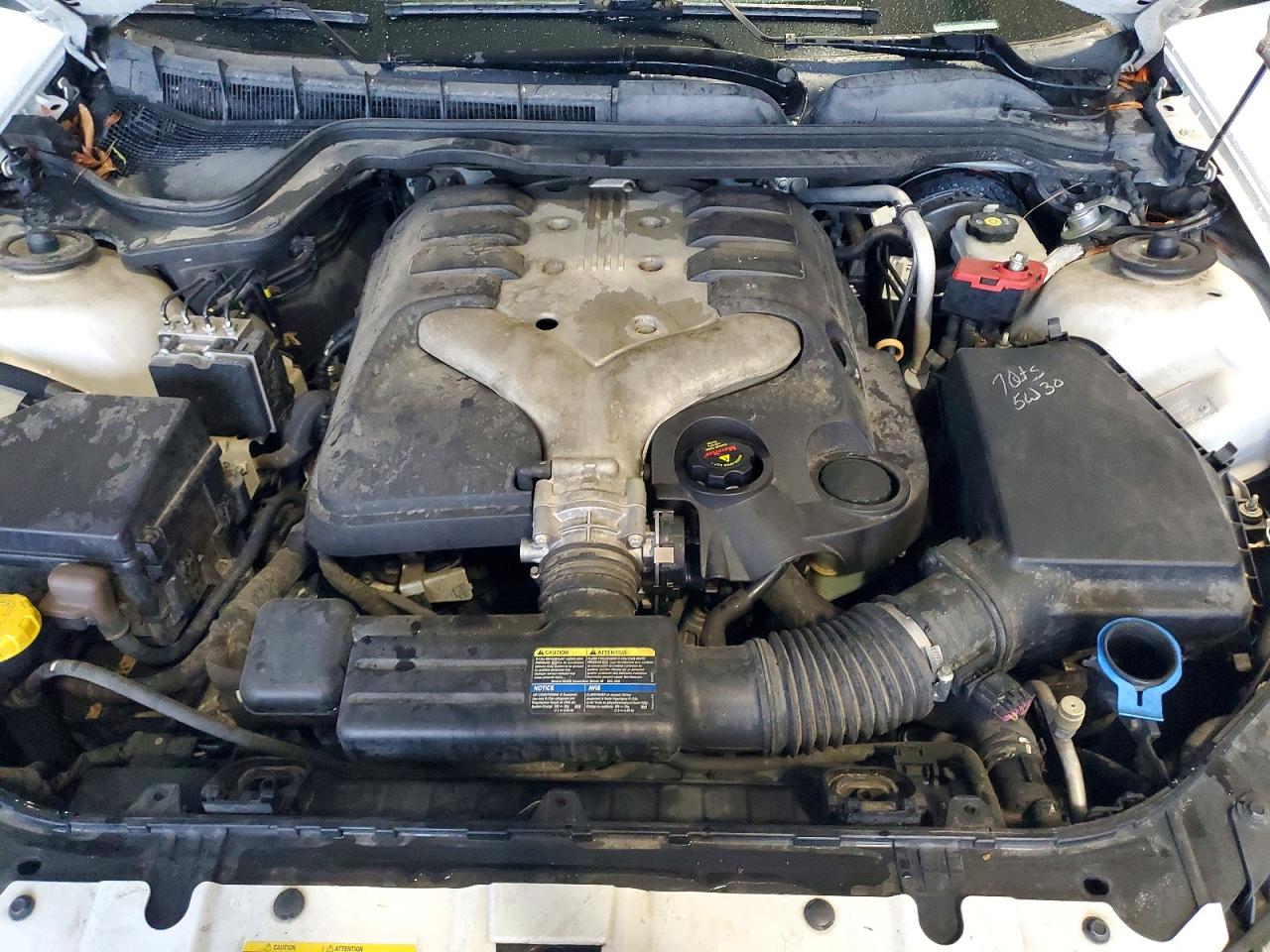 2008 Pontiac G8 White vin: 6G2ER57788L137653