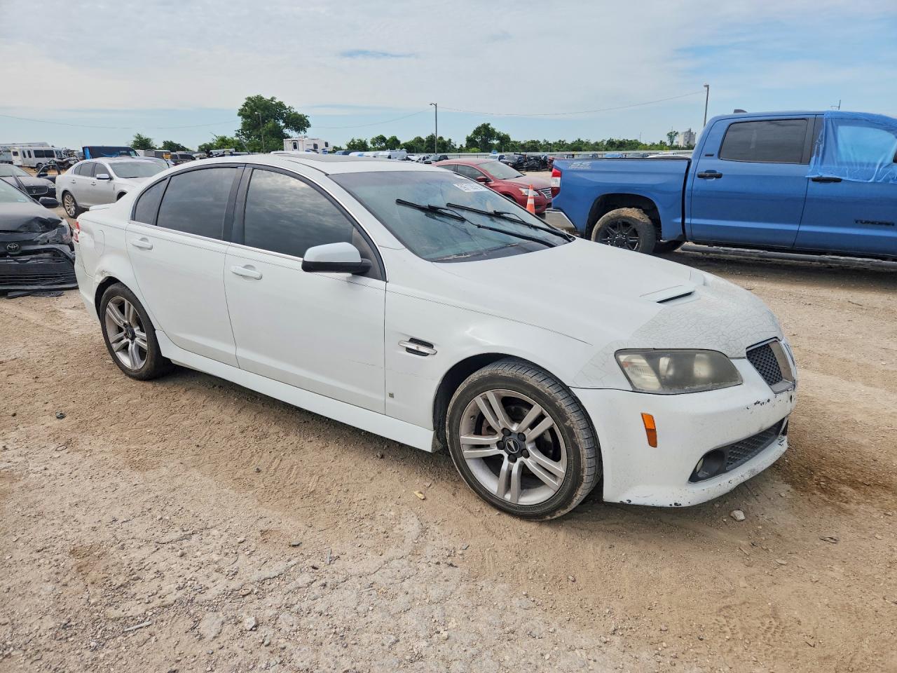 2009 Pontiac G8 White vin: 6G2ER57789L167575