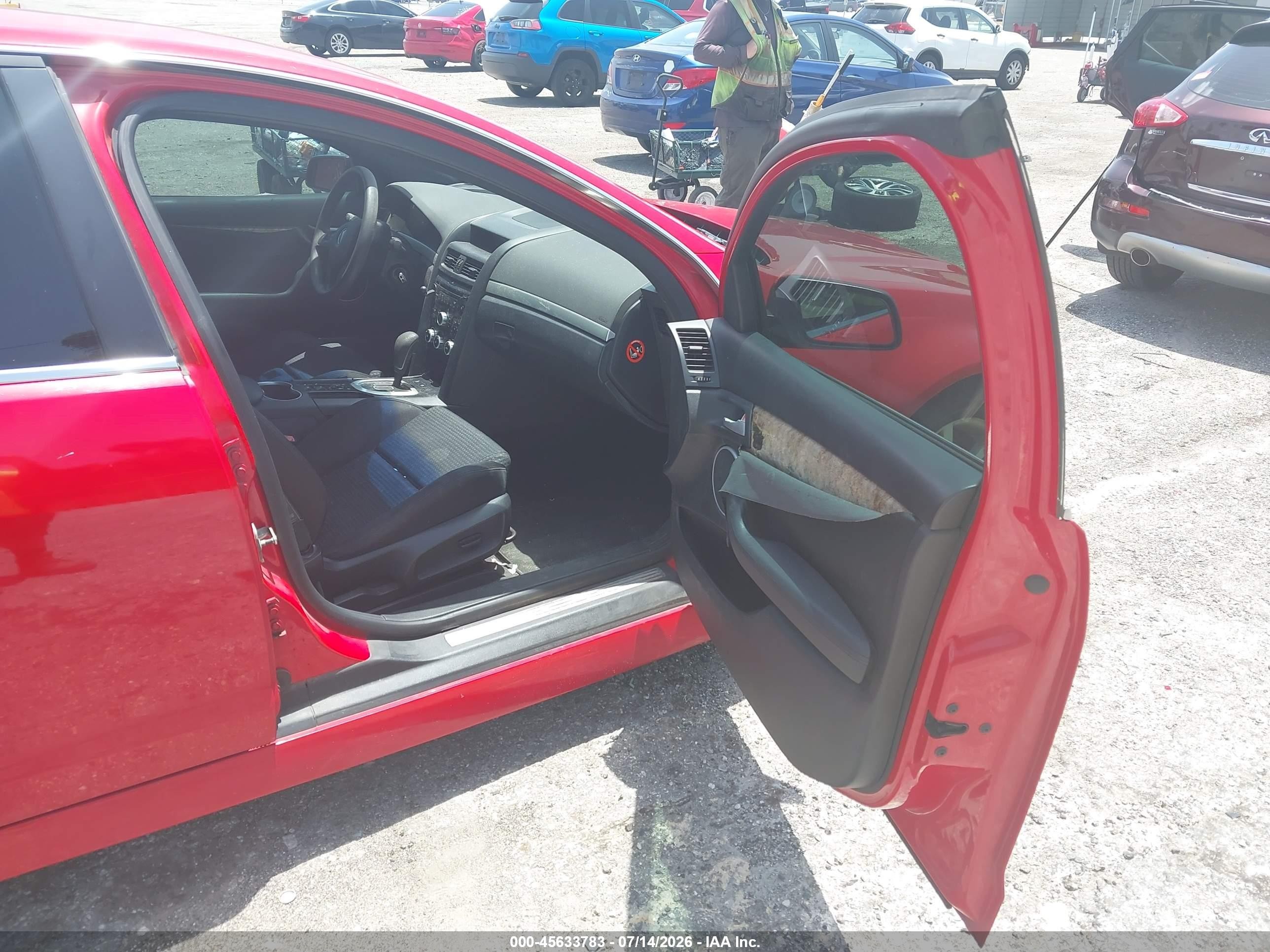2008 Pontiac G8   Red vin: 6G2ER57798L144403