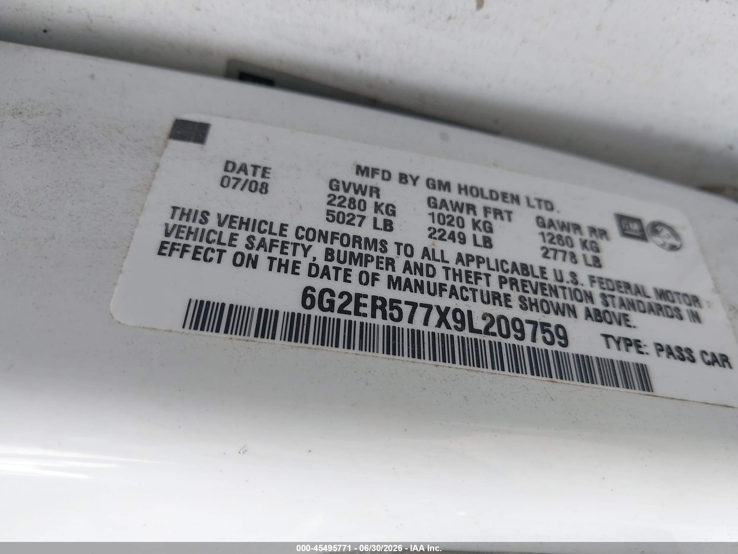 2009 Pontiac G8   White vin: 6G2ER577X9L209759