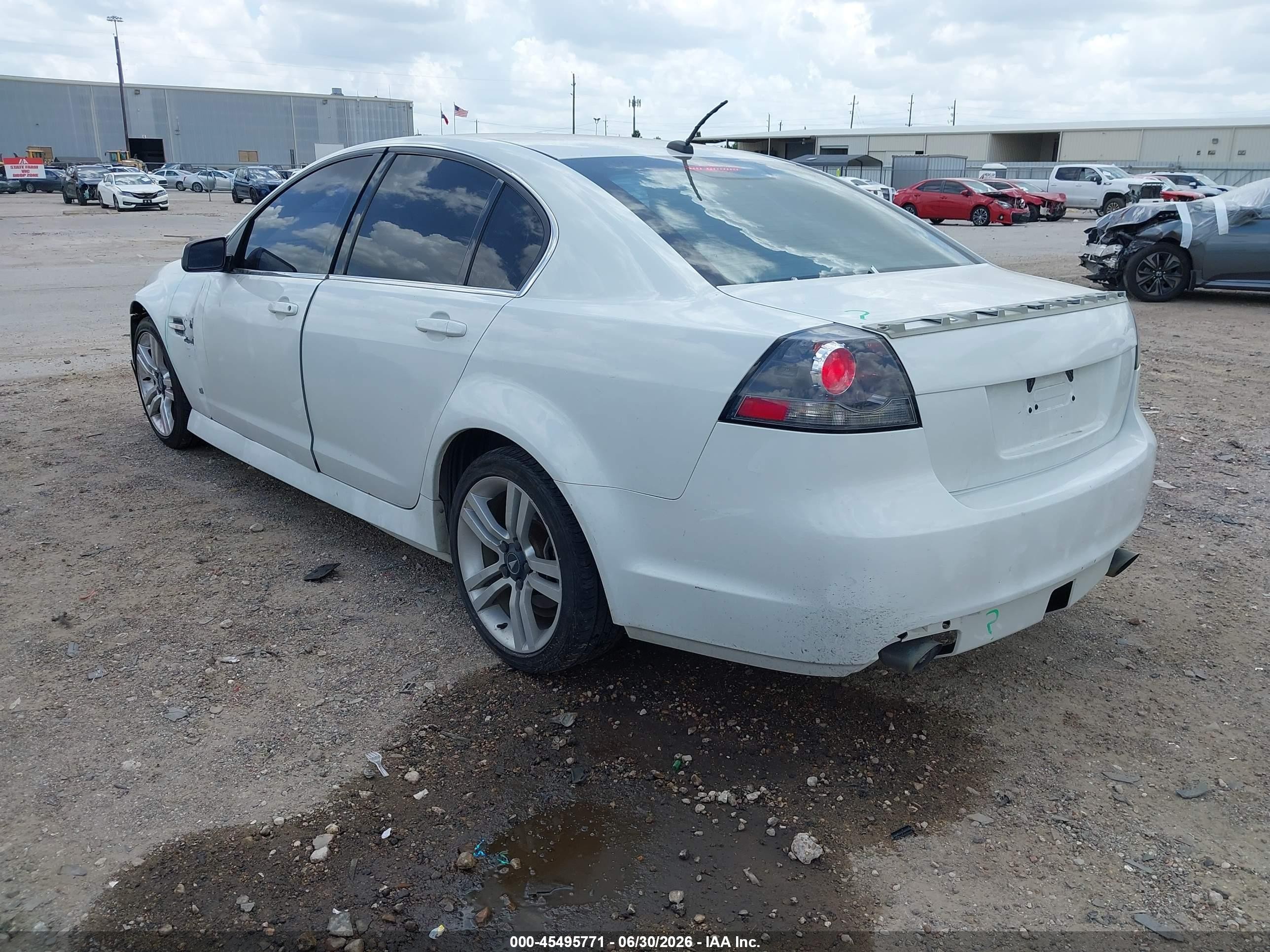 2009 Pontiac G8   White vin: 6G2ER577X9L209759