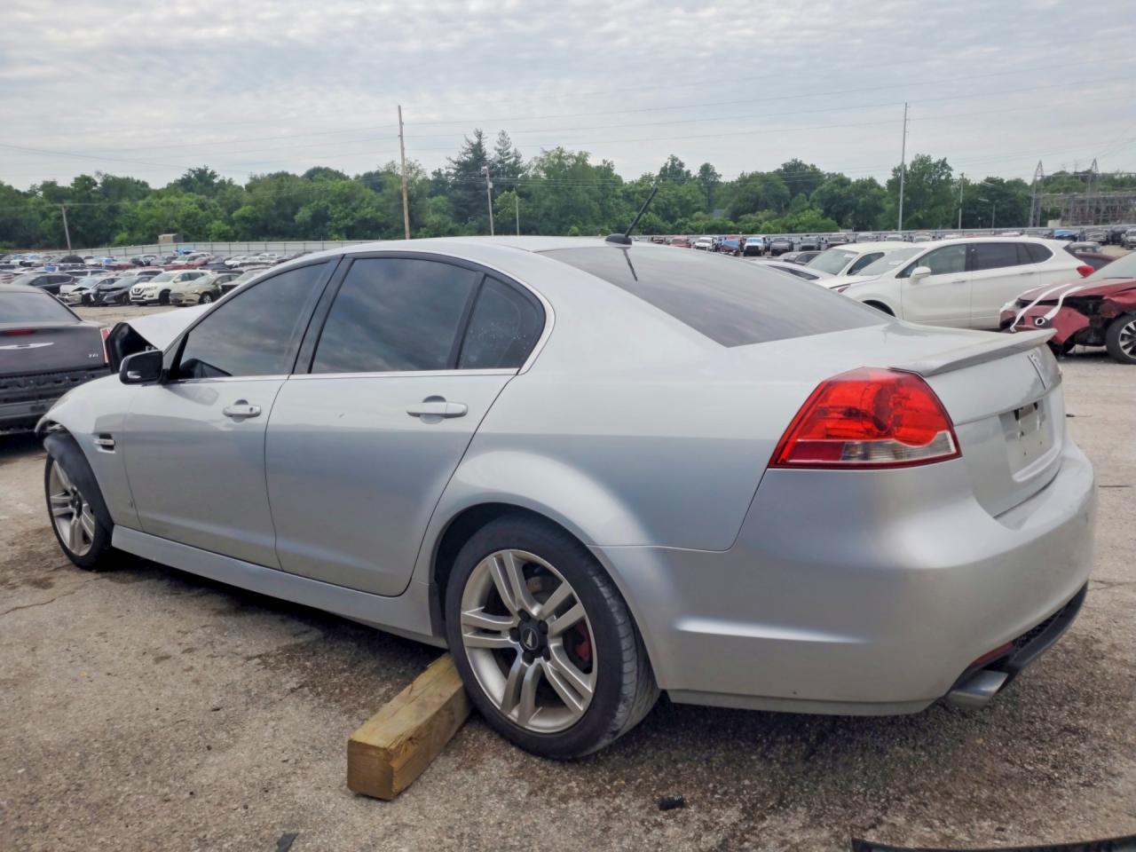 2009 Pontiac G8 Серебряный vin: 6G2ER577X9L234435