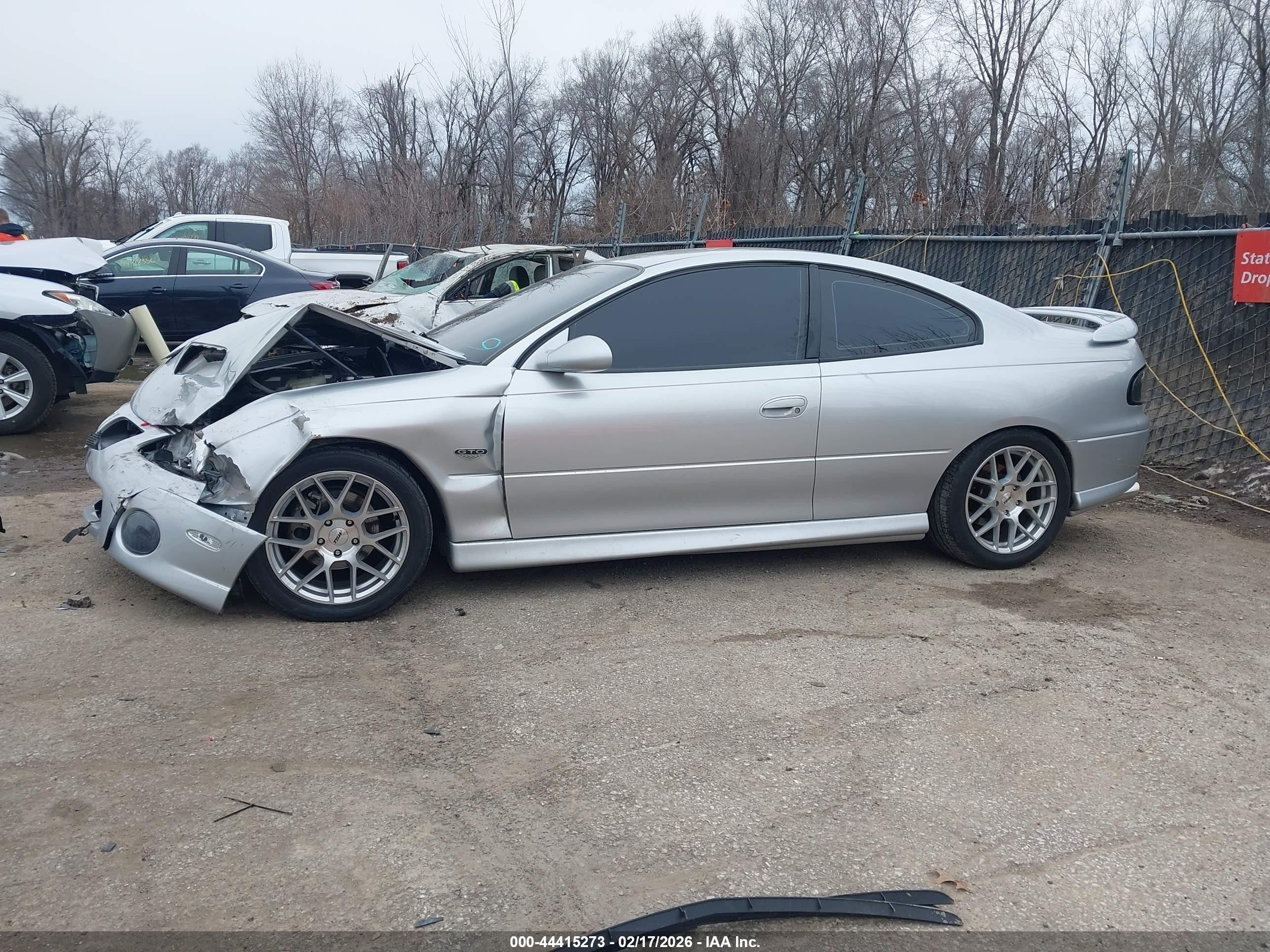 2004 Pontiac Gto   Silver vin: 6G2VX12G24L187903