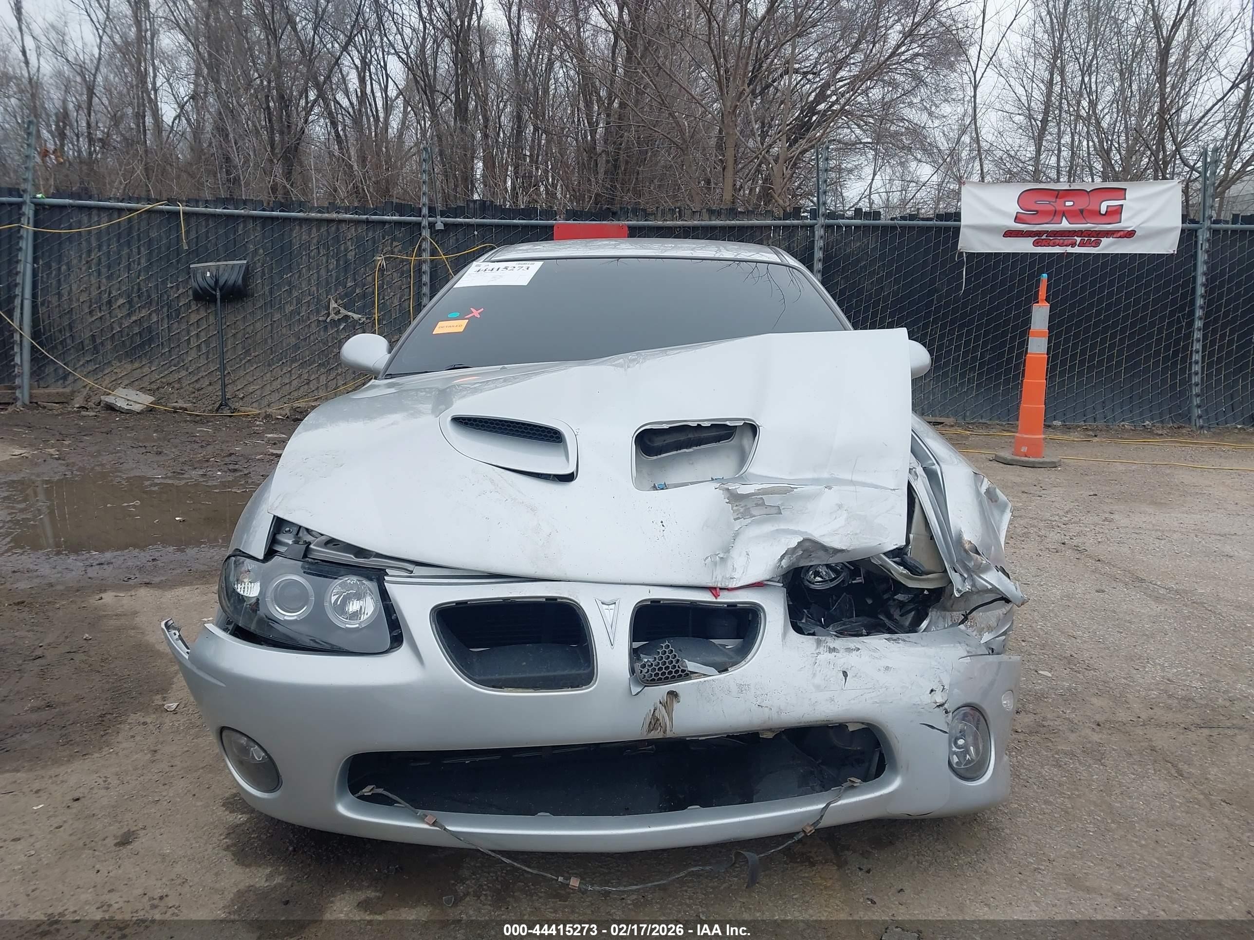 2004 Pontiac Gto   Silver vin: 6G2VX12G24L187903
