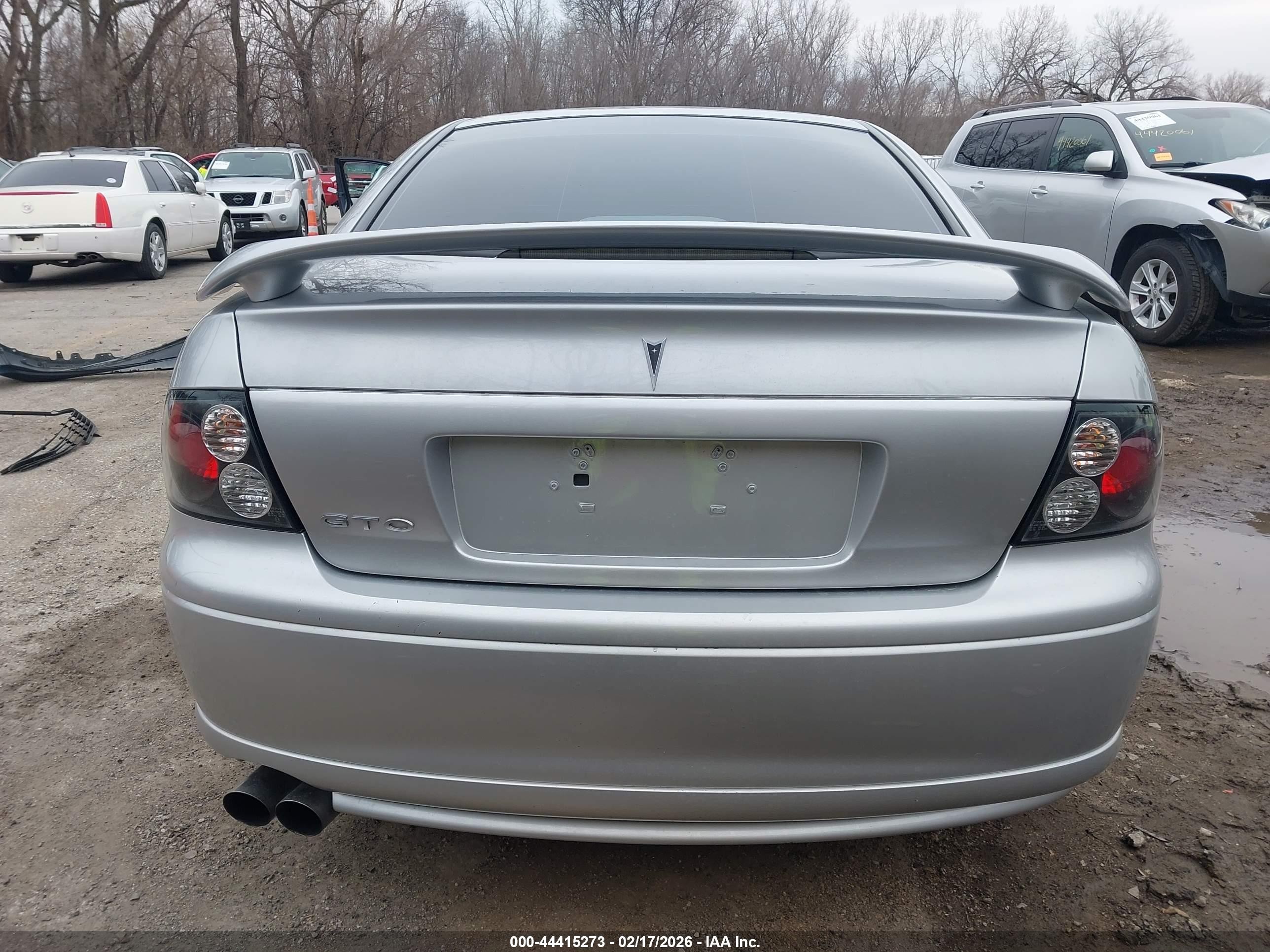 2004 Pontiac Gto   Silver vin: 6G2VX12G24L187903
