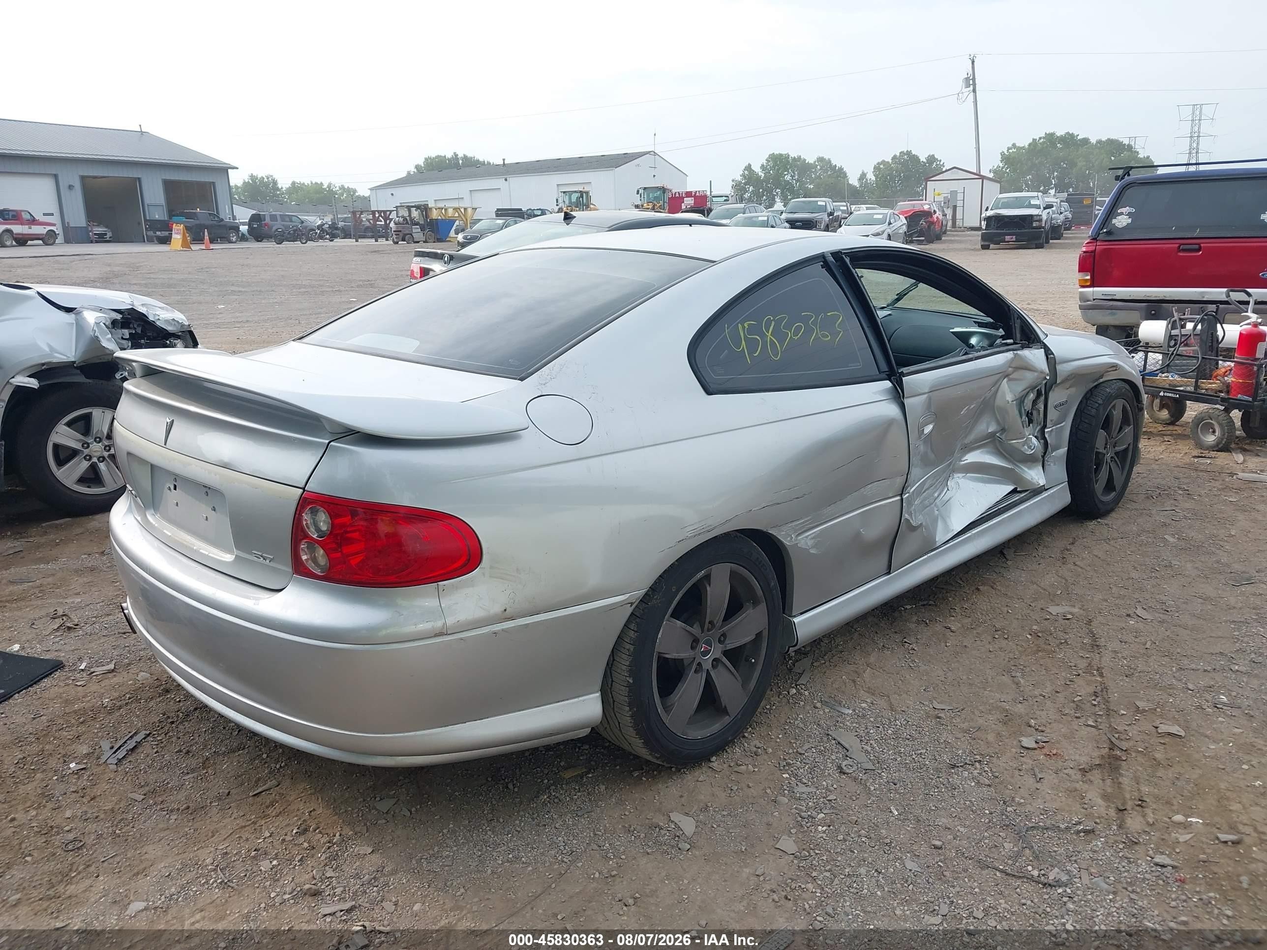 2004 Pontiac Gto   Серебряный vin: 6G2VX12G24L260820