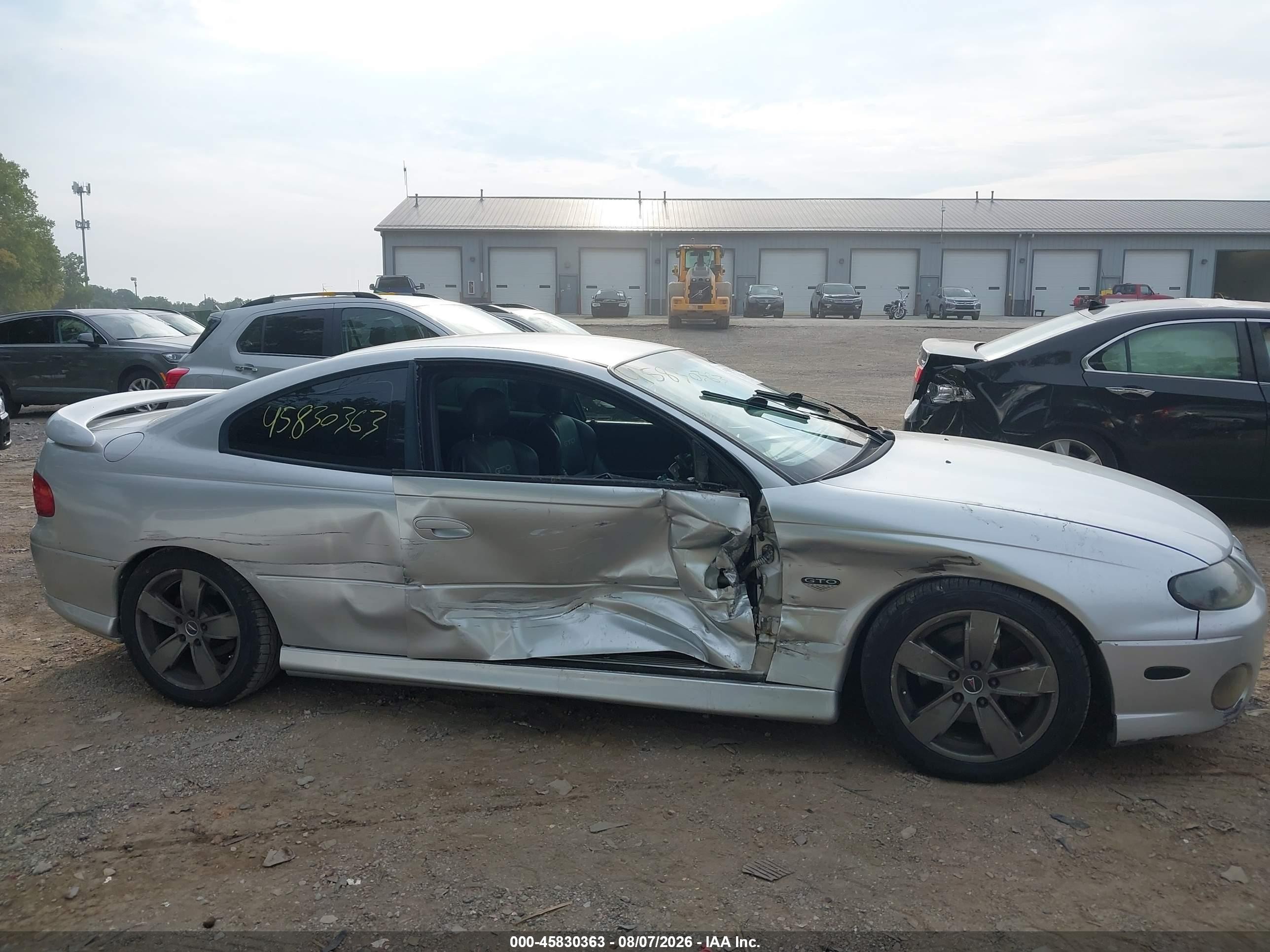 2004 Pontiac Gto   Серебряный vin: 6G2VX12G24L260820