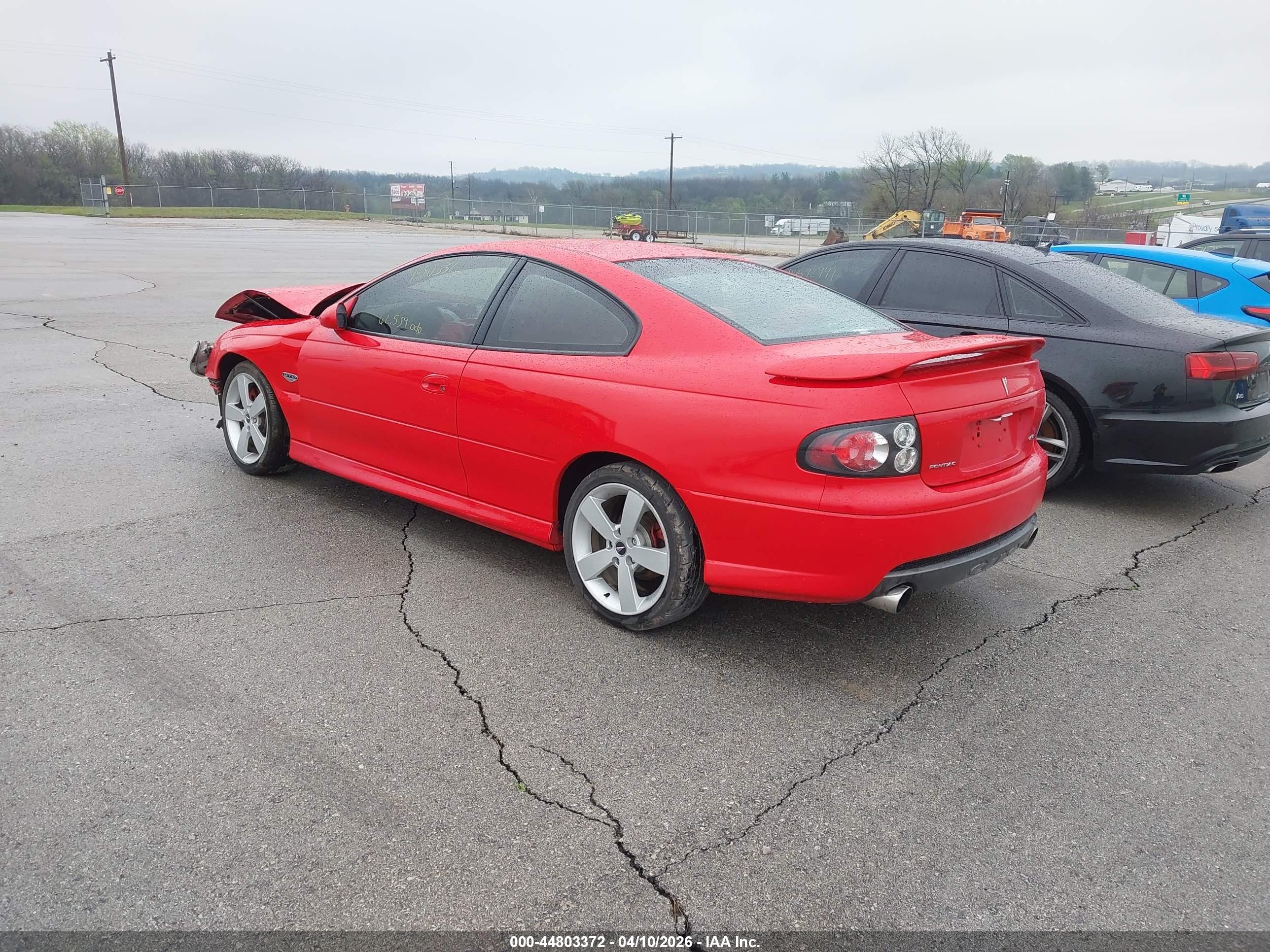 2006 Pontiac Gto   Red vin: 6G2VX12U06L505204
