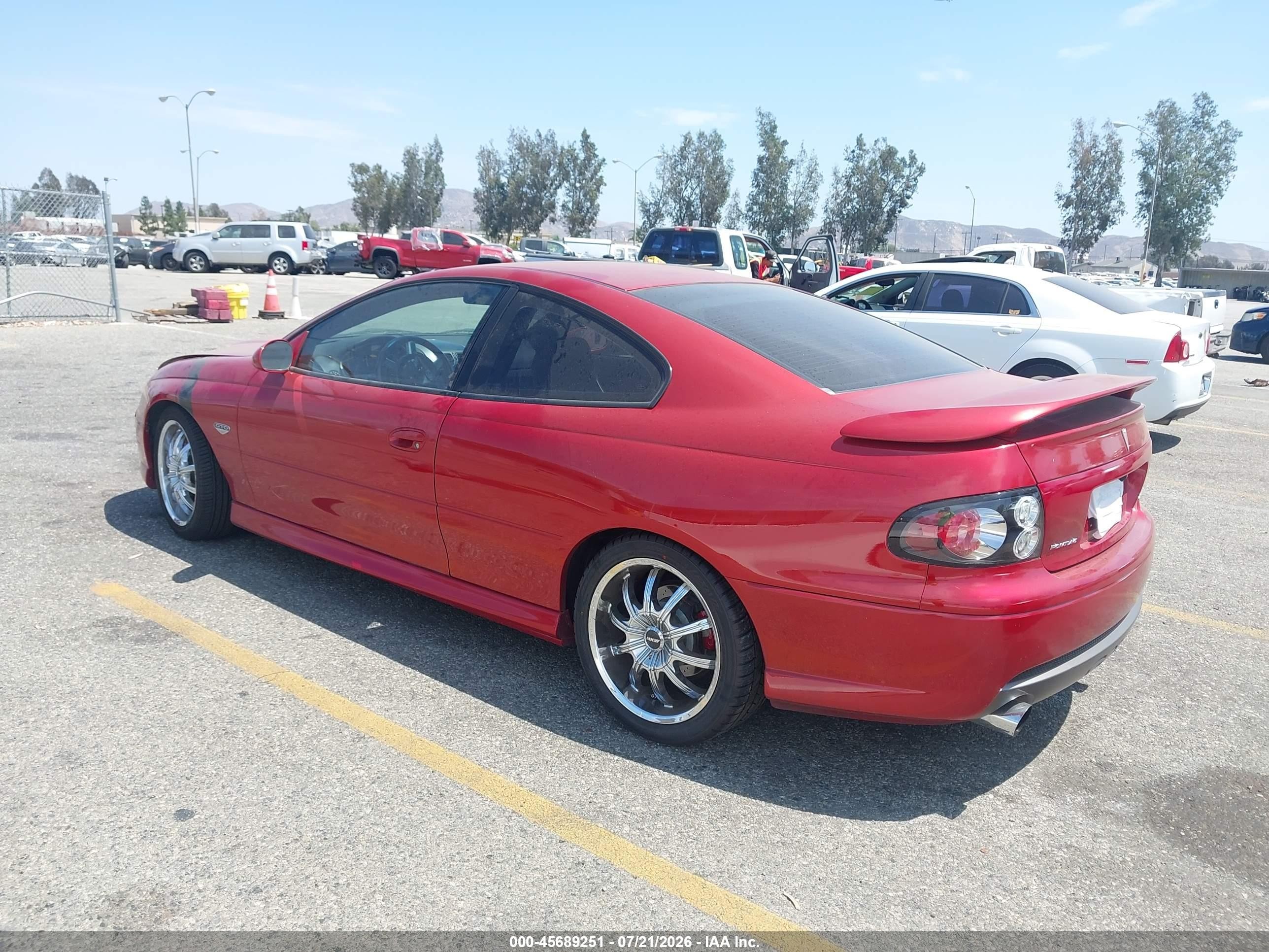 2006 Pontiac Gto   Красный vin: 6G2VX12U16L518639