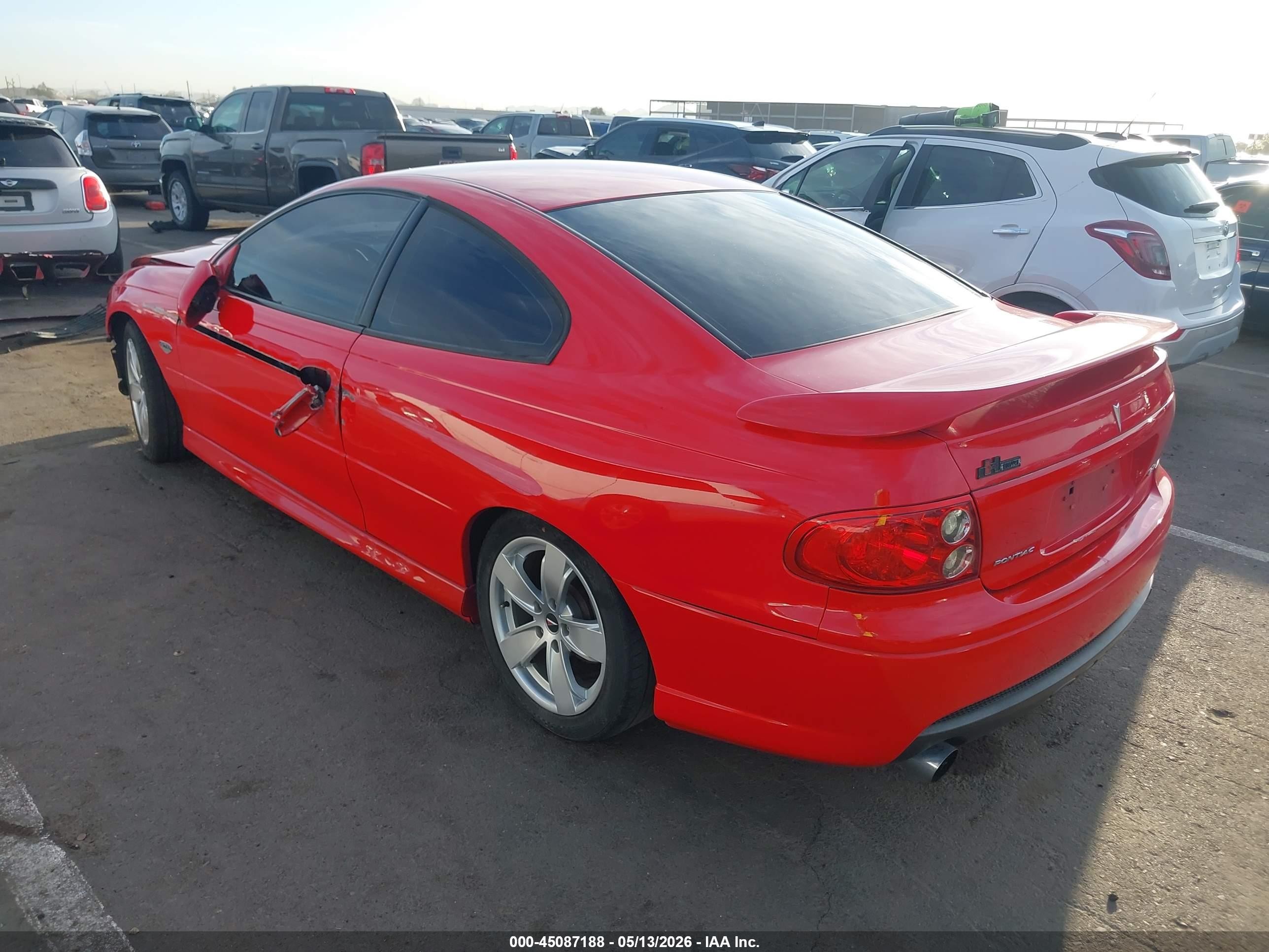2005 Pontiac Gto   Red vin: 6G2VX12U65L406949