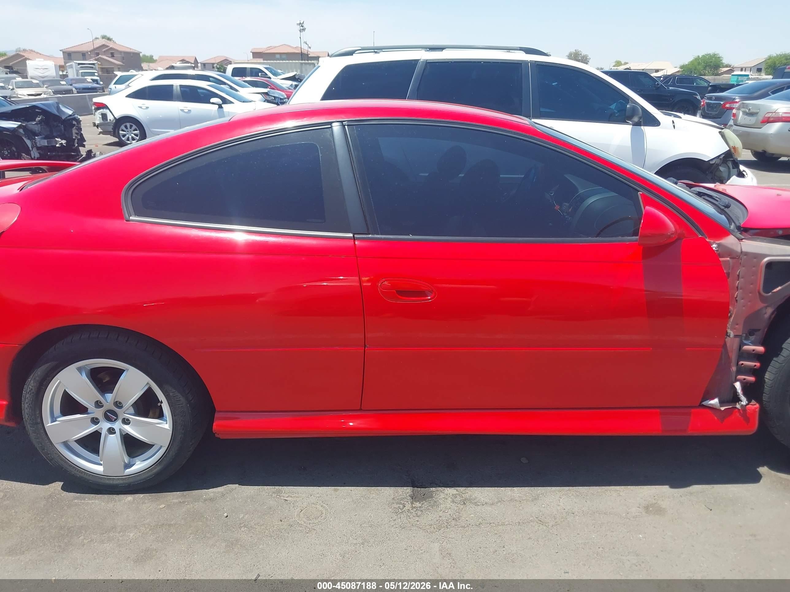 2005 Pontiac Gto   Red vin: 6G2VX12U65L406949