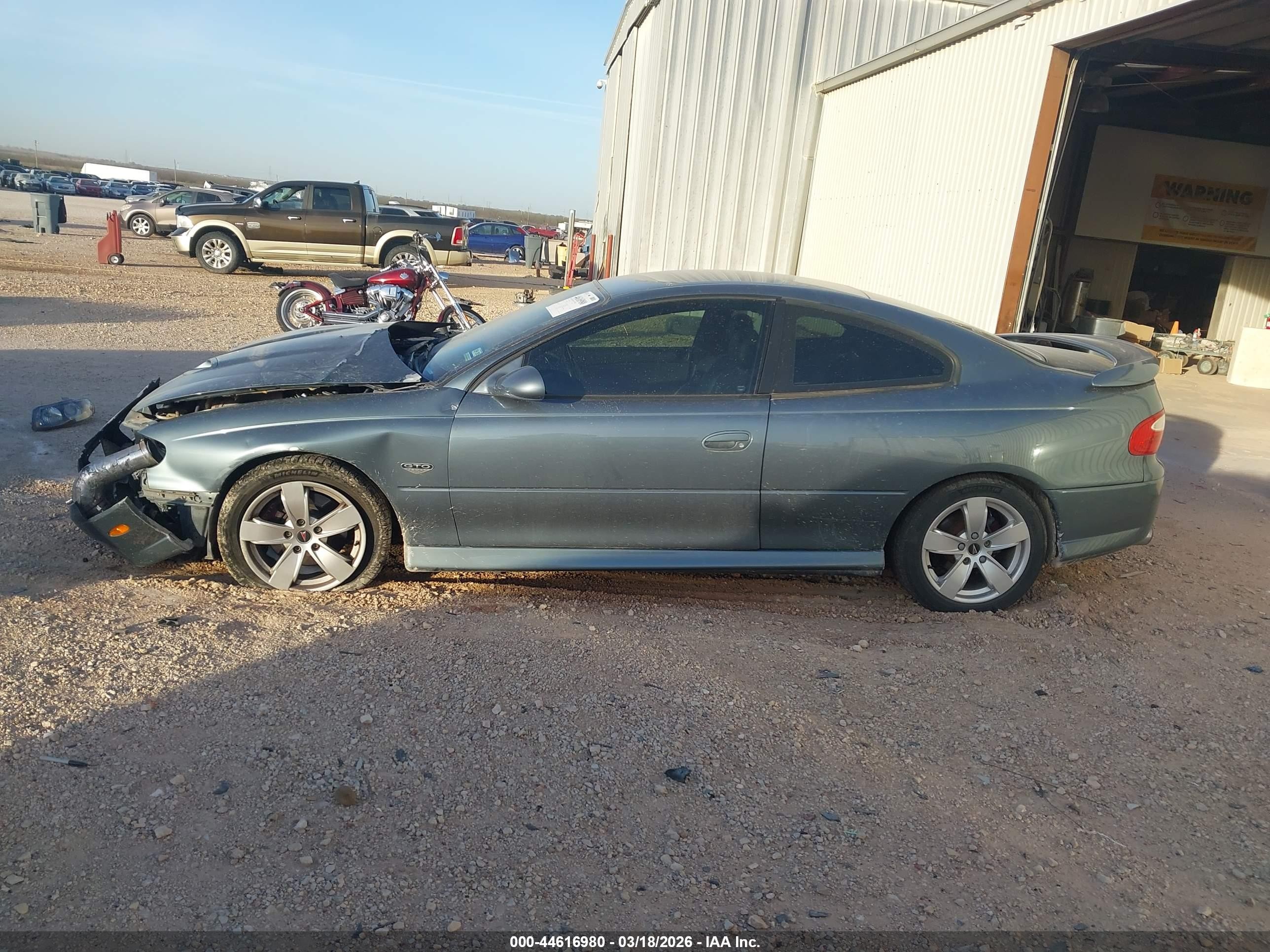 2005 Pontiac Gto   Blue vin: 6G2VX12U85L396022