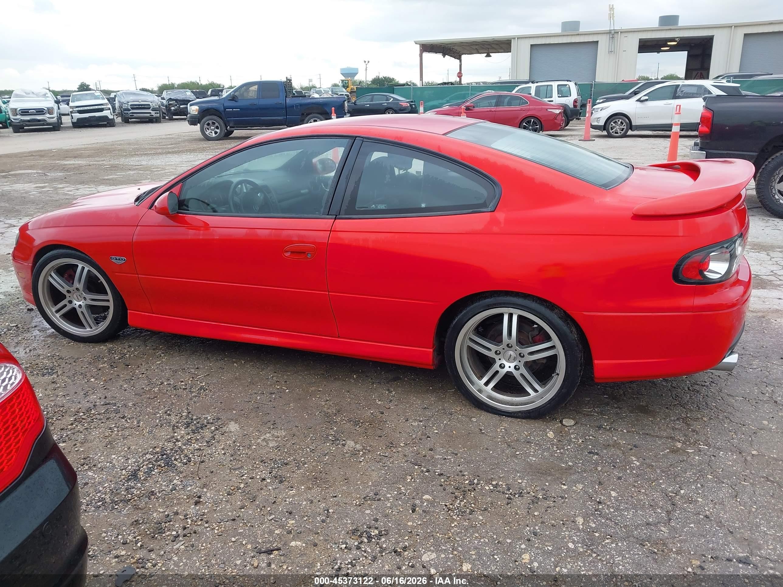 2006 Pontiac Gto   Red vin: 6G2VX12U96L571265