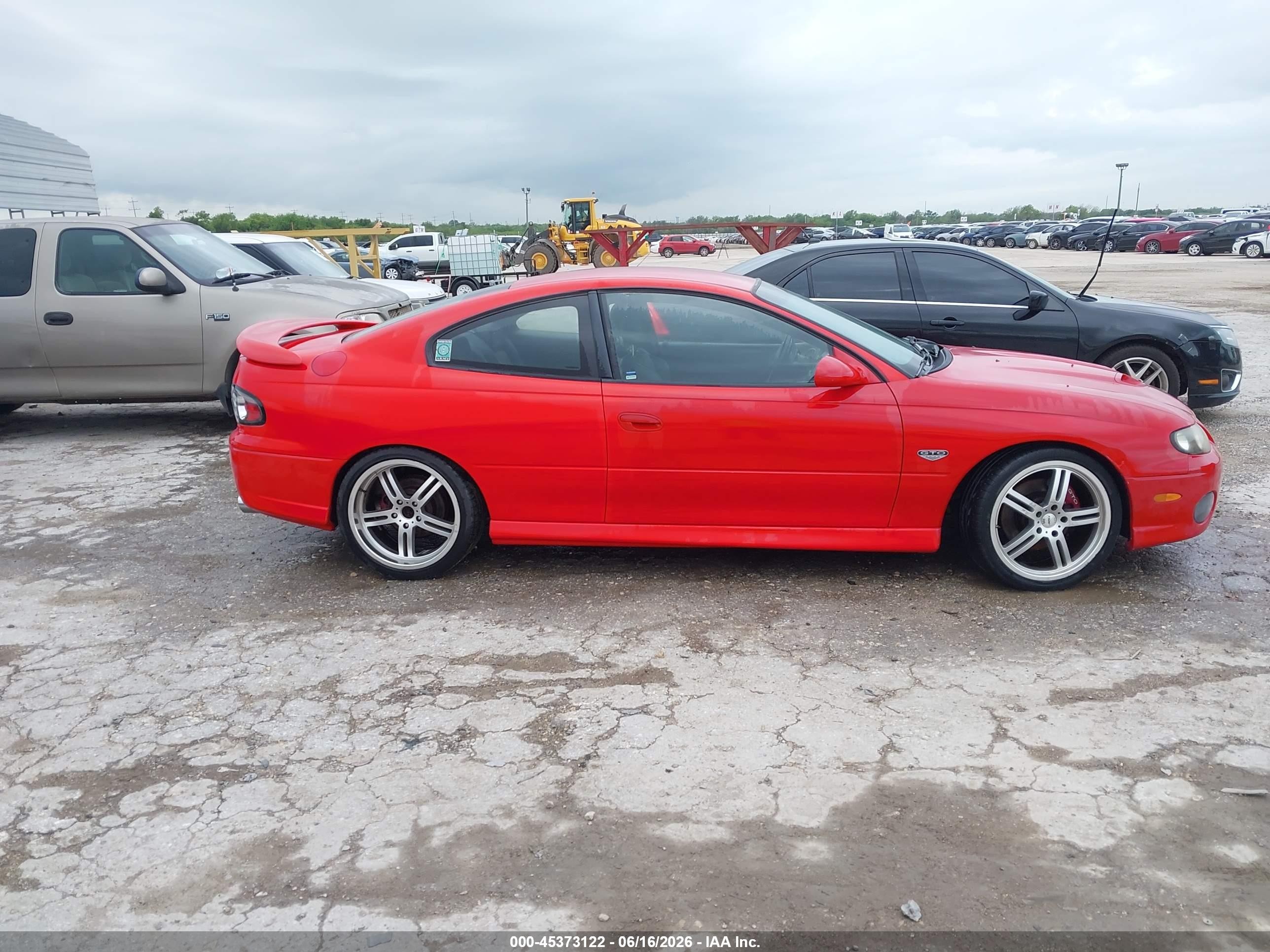 2006 Pontiac Gto   Red vin: 6G2VX12U96L571265