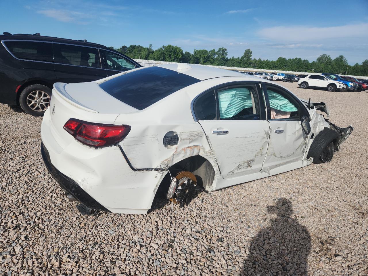 2015 Chevrolet Ss White vin: 6G3F15RW0FL113761