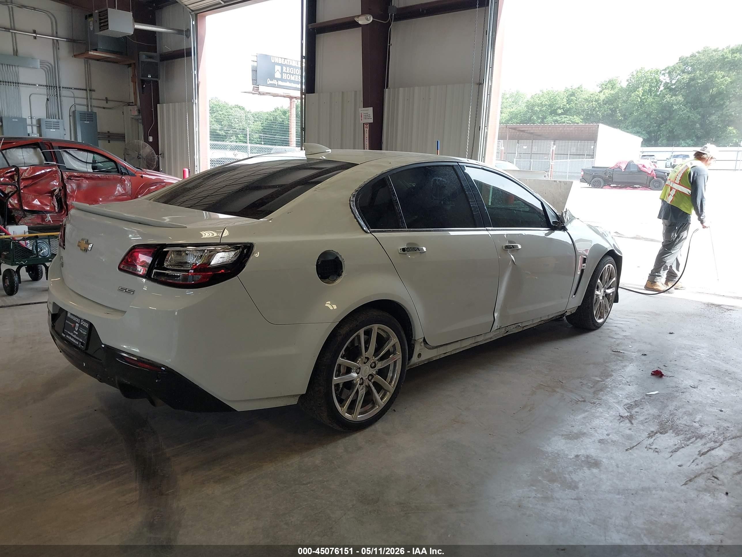 2015 Chevrolet Ss   White vin: 6G3F15RW2FL103216