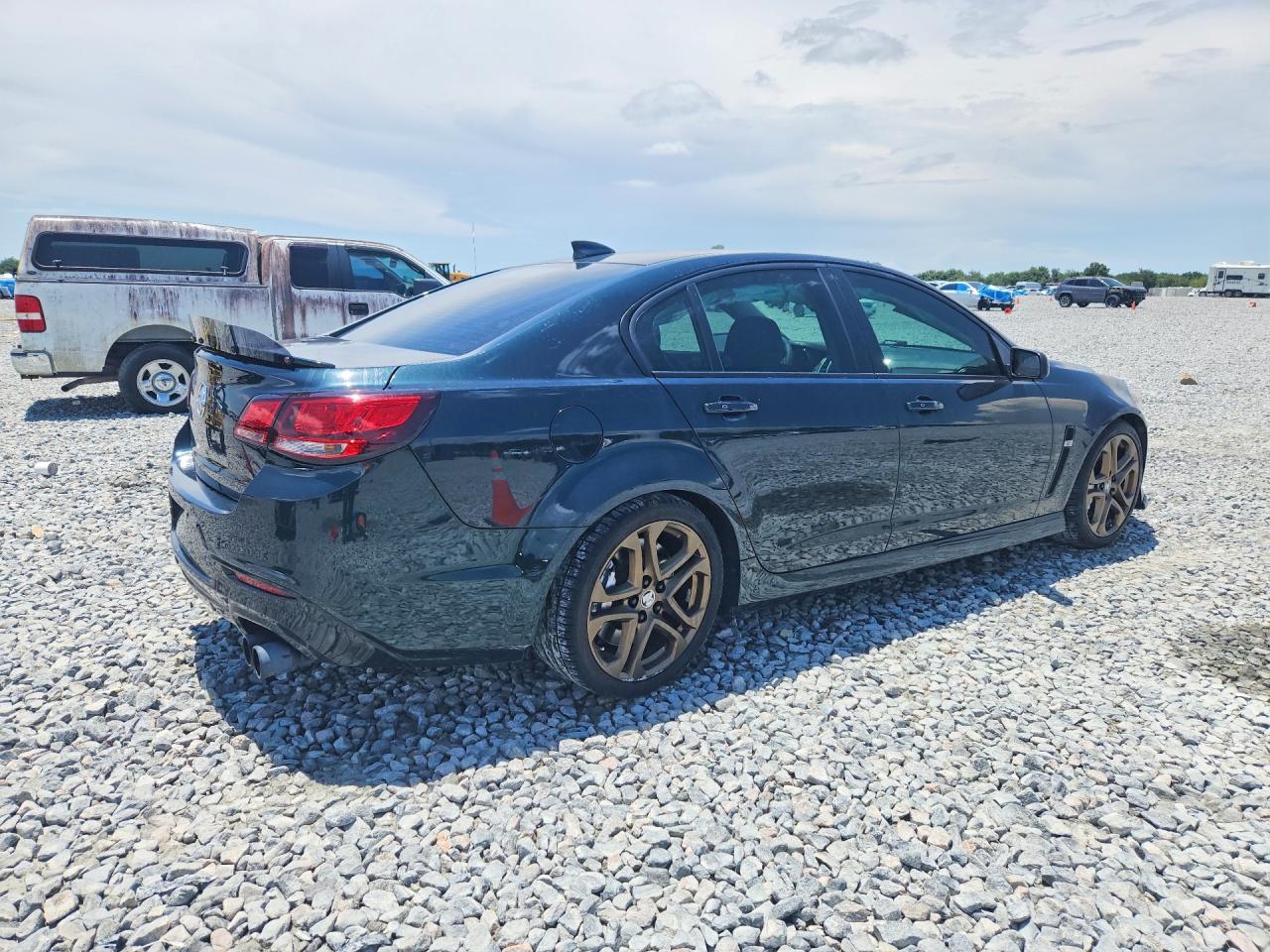 2015 Chevrolet Ss Зеленый vin: 6G3F15RW3FL110935