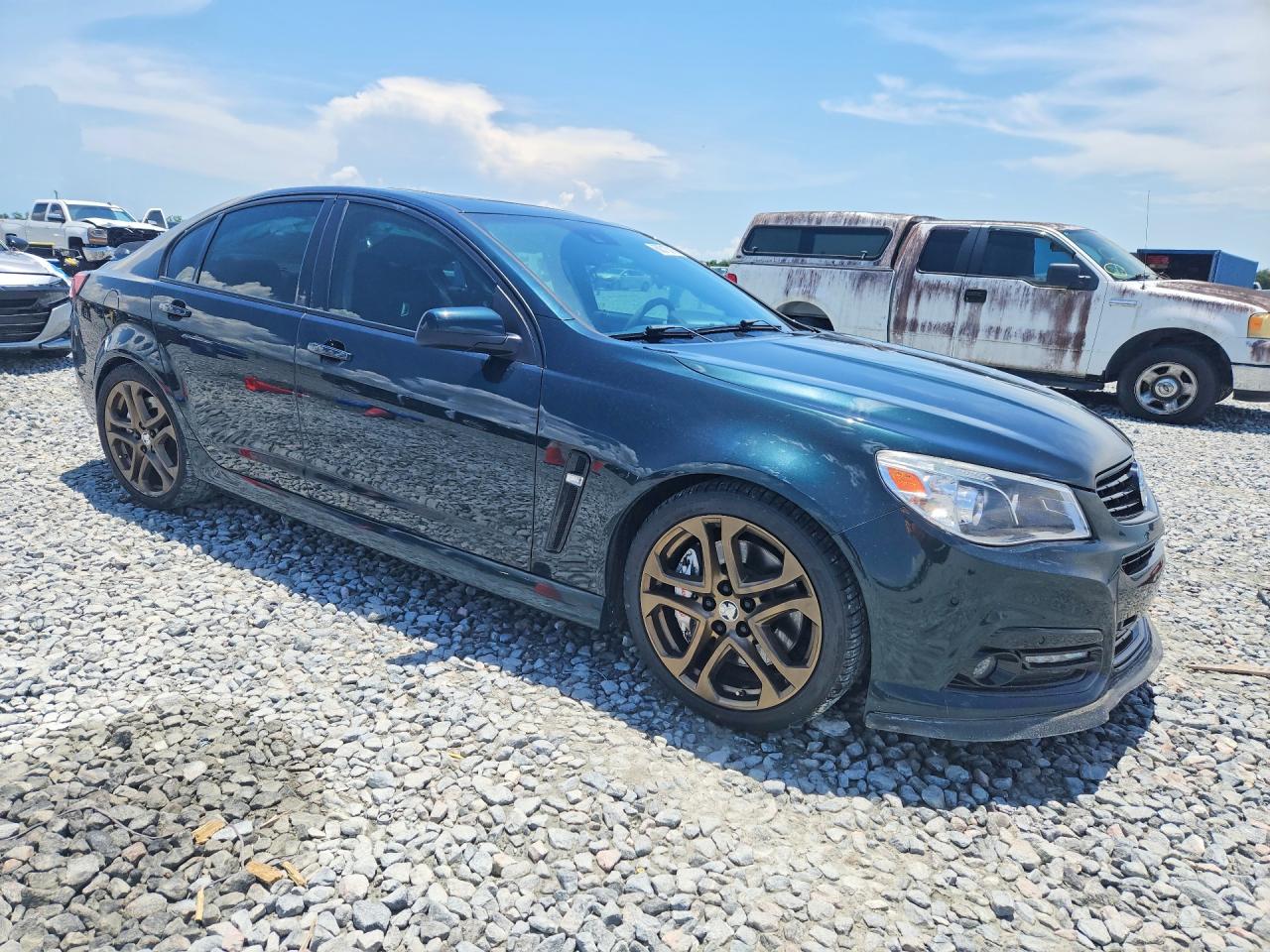 2015 Chevrolet Ss Зеленый vin: 6G3F15RW3FL110935