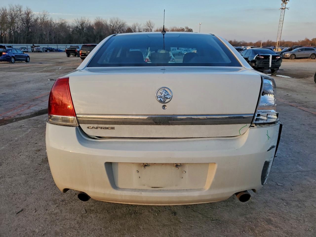 2014 Chevrolet Caprice Police White vin: 6G3NS5U24EL961282
