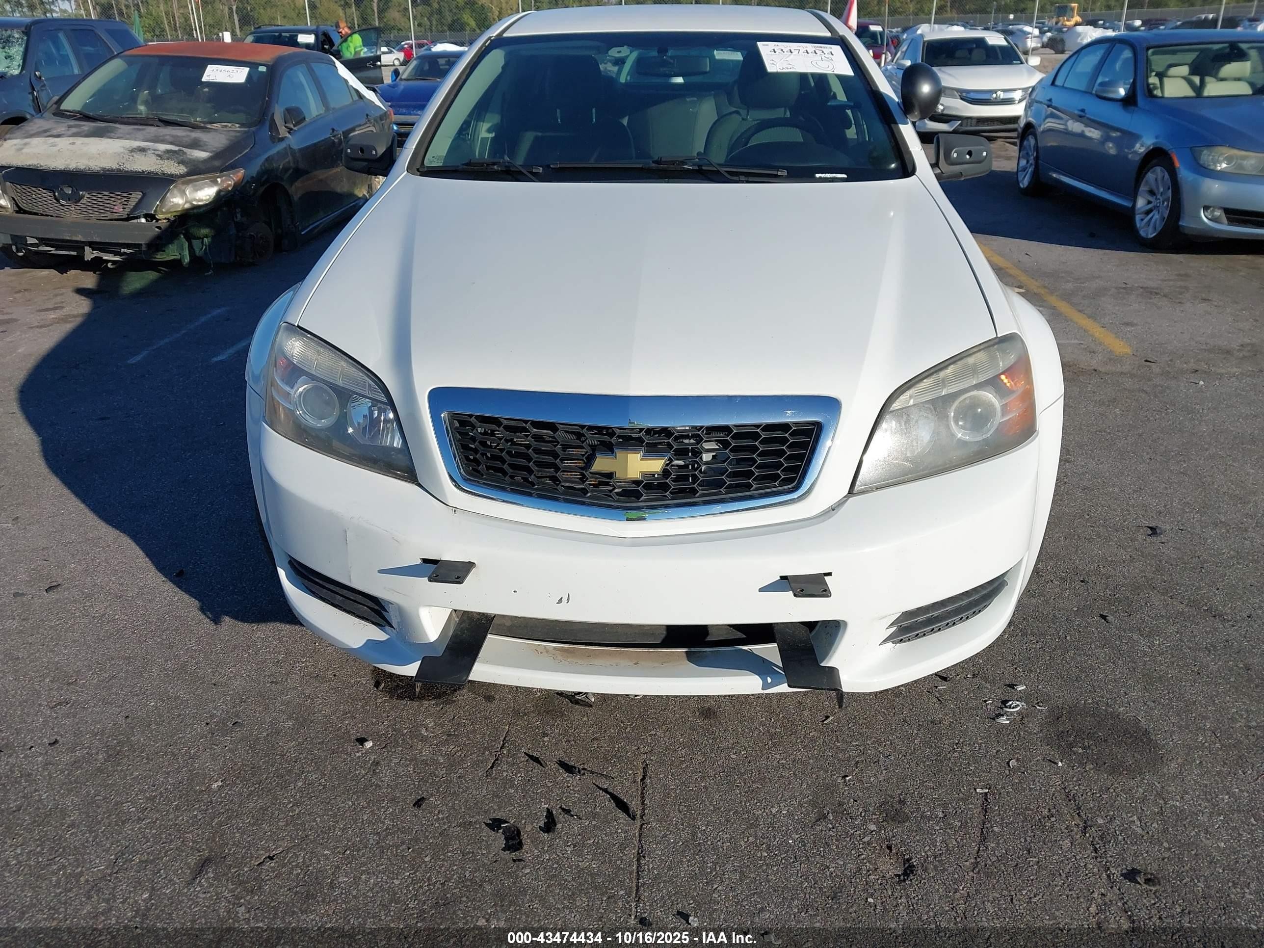 2014 Chevrolet Caprice Police White vin: 6G3NS5U25EL950405