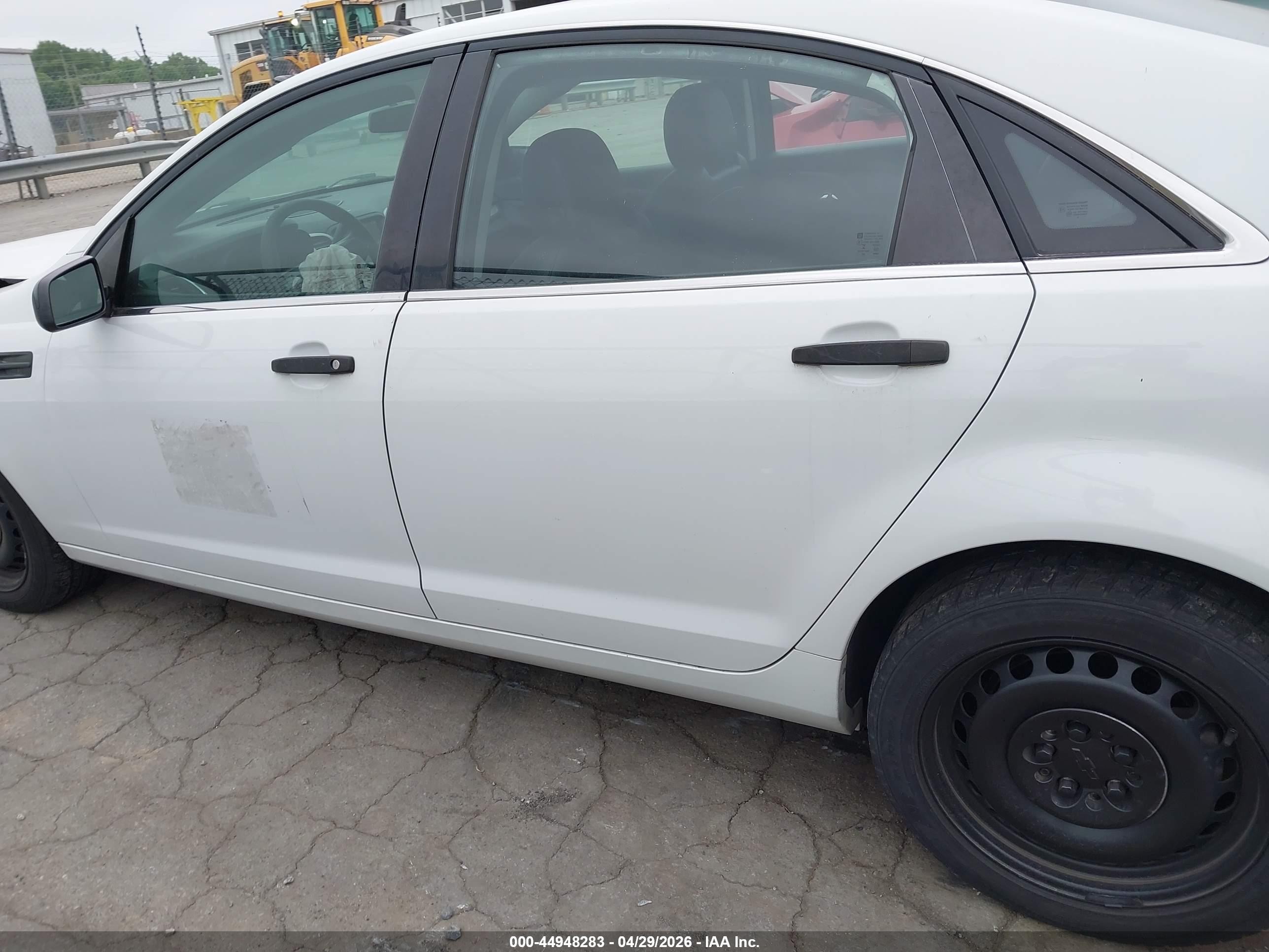 2014 Chevrolet Caprice Police White vin: 6G3NS5U35EL986569