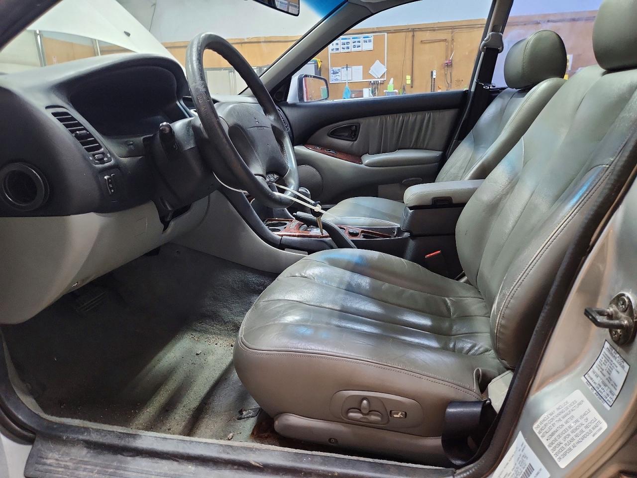 2002 Mitsubishi Diamante Ls Silver vin: 6MMAP67P12T017421