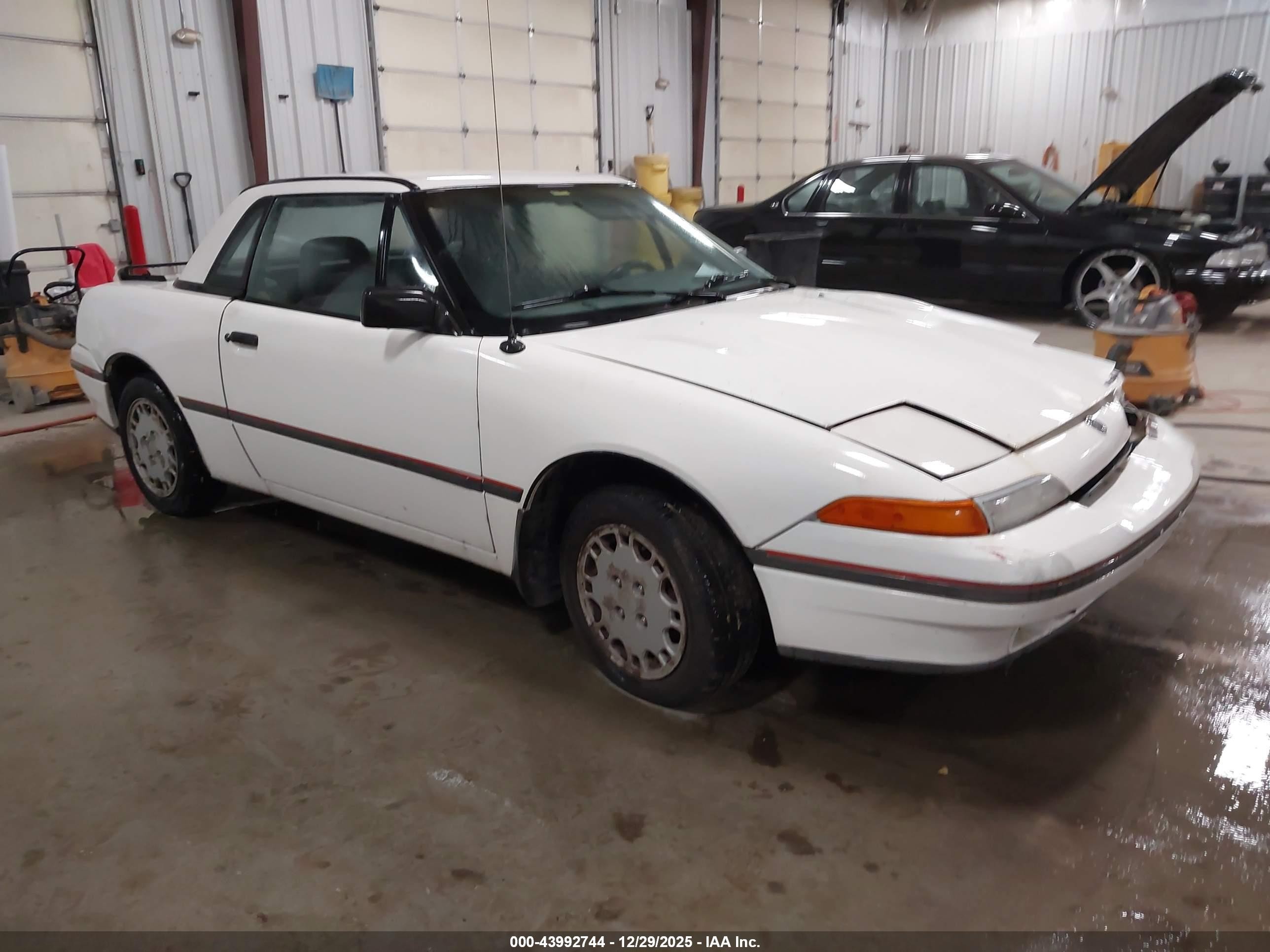 1991 Mercury Capri   White vin: 6MPCT01Z2M8624058