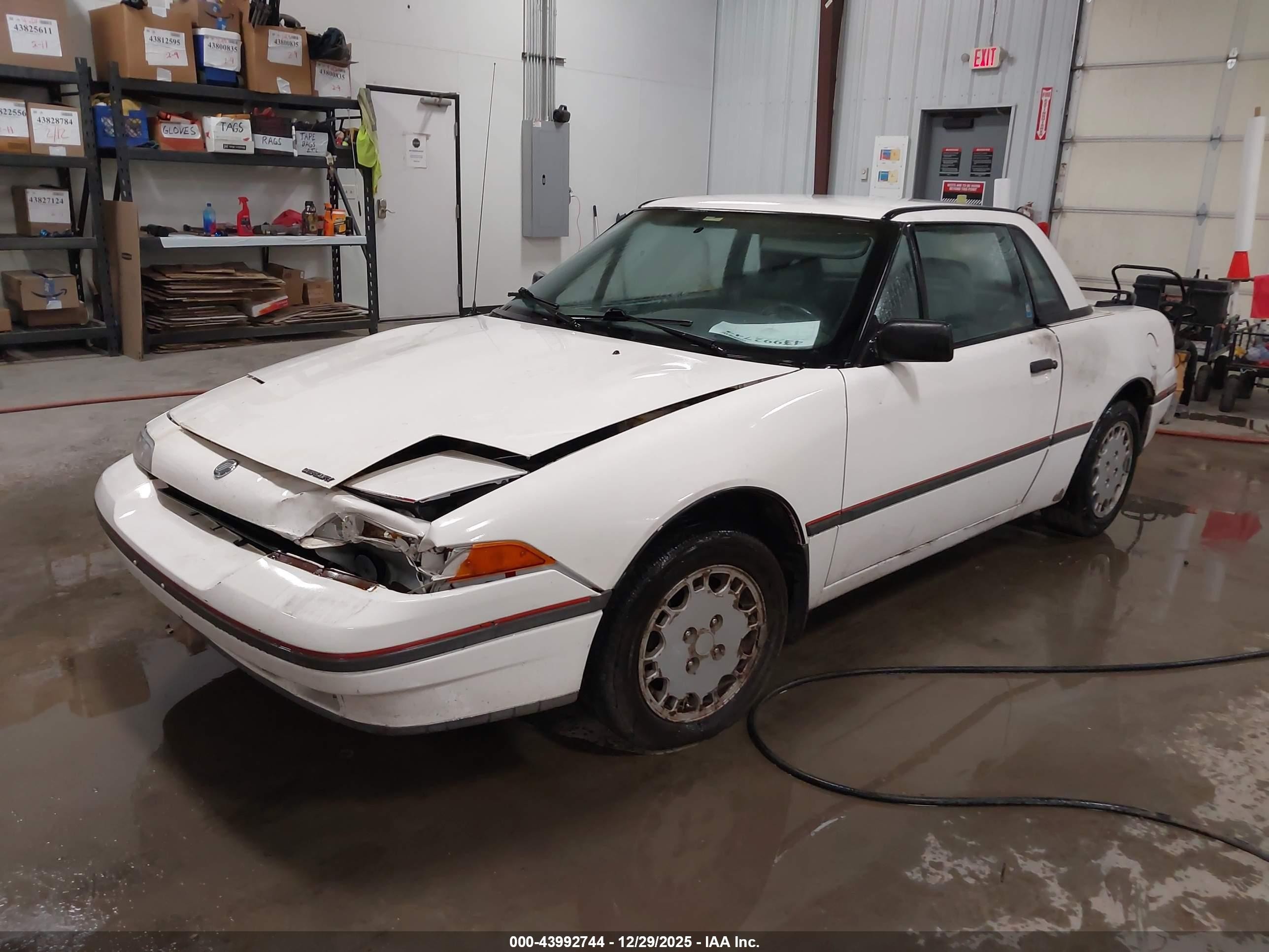 1991 Mercury Capri   White vin: 6MPCT01Z2M8624058