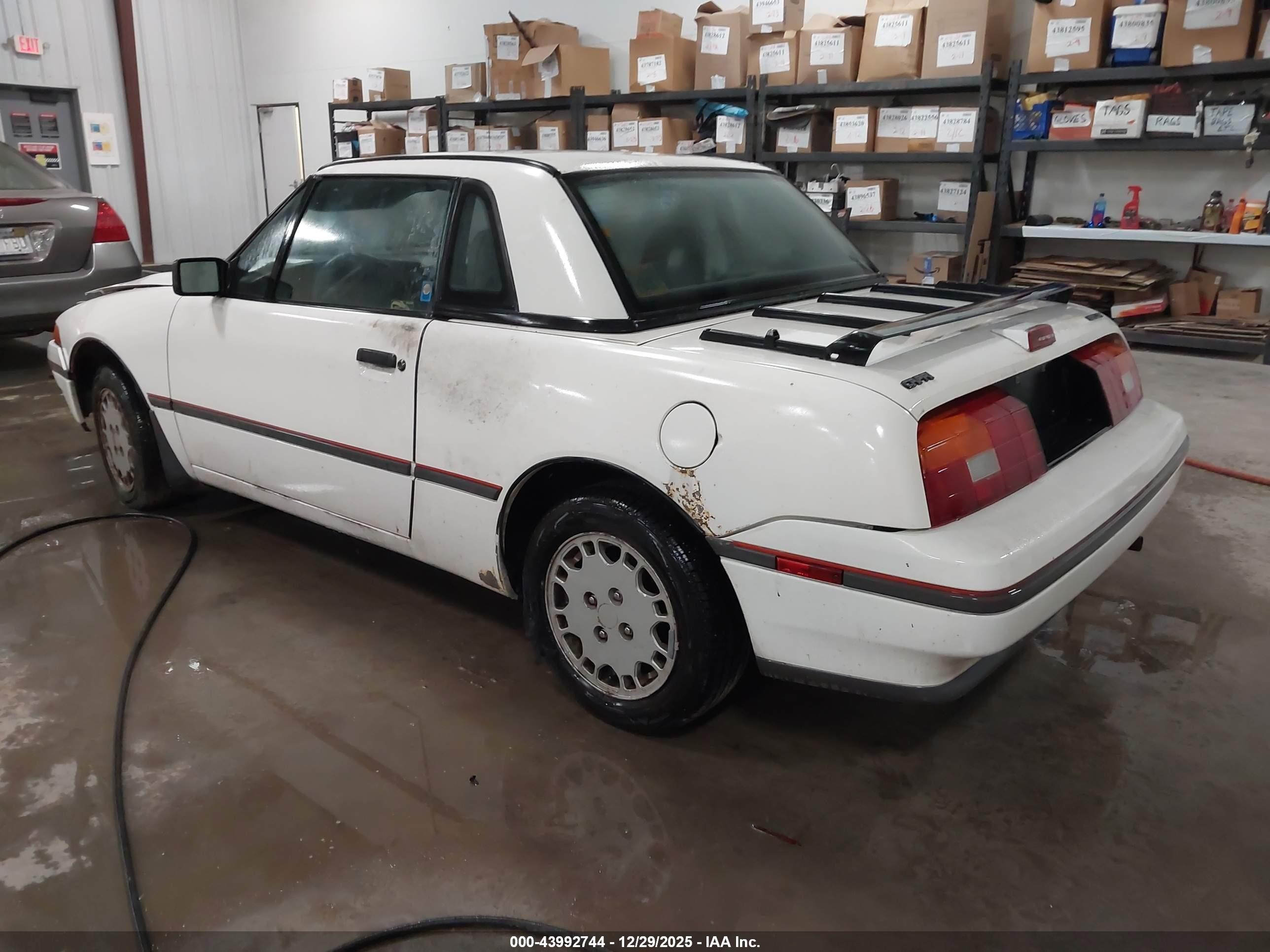 1991 Mercury Capri   White vin: 6MPCT01Z2M8624058