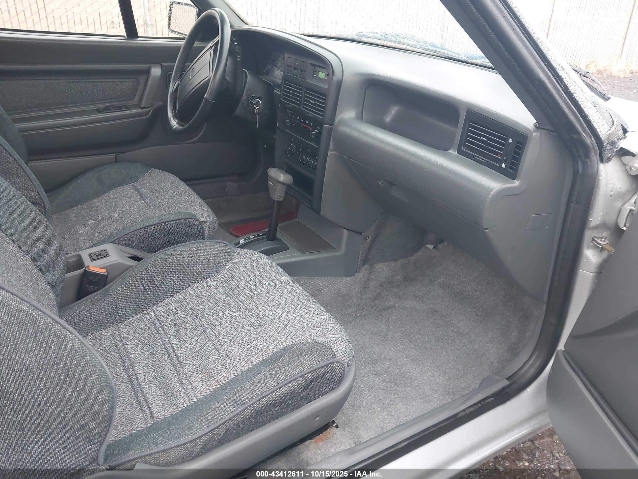 1991 Mercury Capri   Silver vin: 6MPCT01Z9M8615177