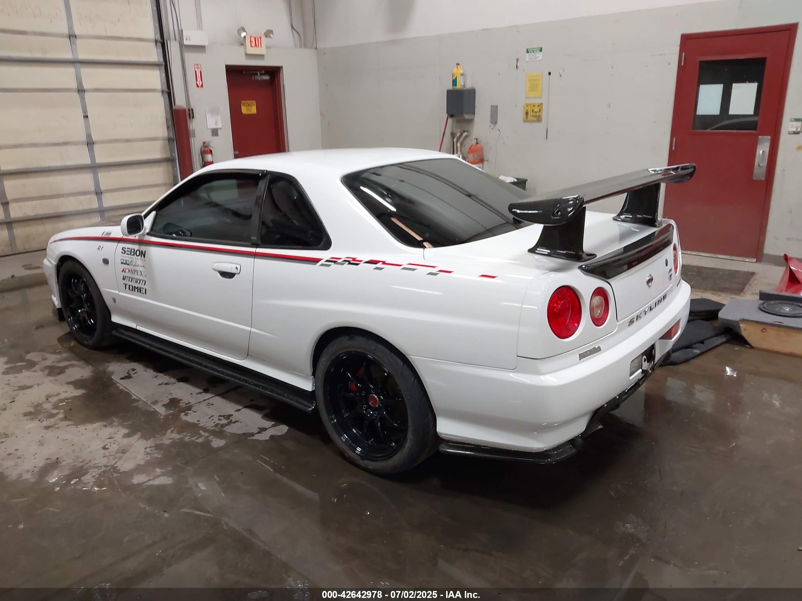 1998 Niss Skyline   White vin: 6U90000ER34012788