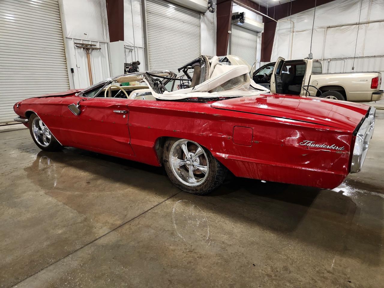 1966 Ford T Bird Red vin: 6Y85Q109804