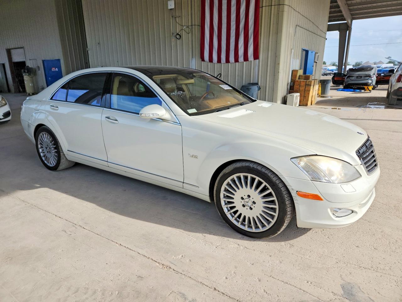 2007 Mercedes-benz S 600 White vin: WDDNG76X97A119058