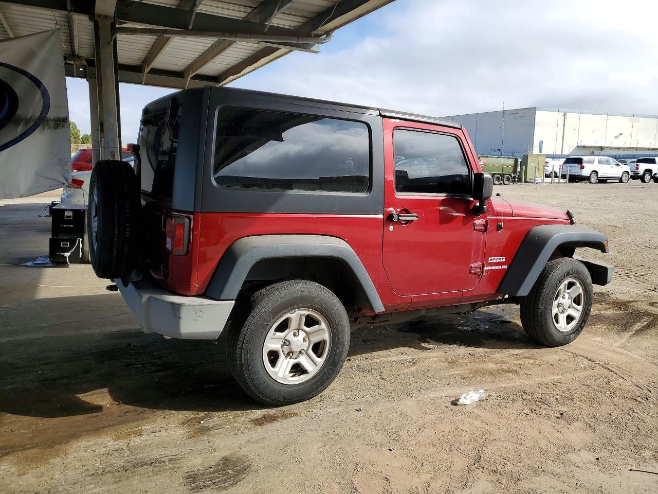 2013 Jeep Wrangler Sport Бордовый vin: 1C4AJWAG3DL516518